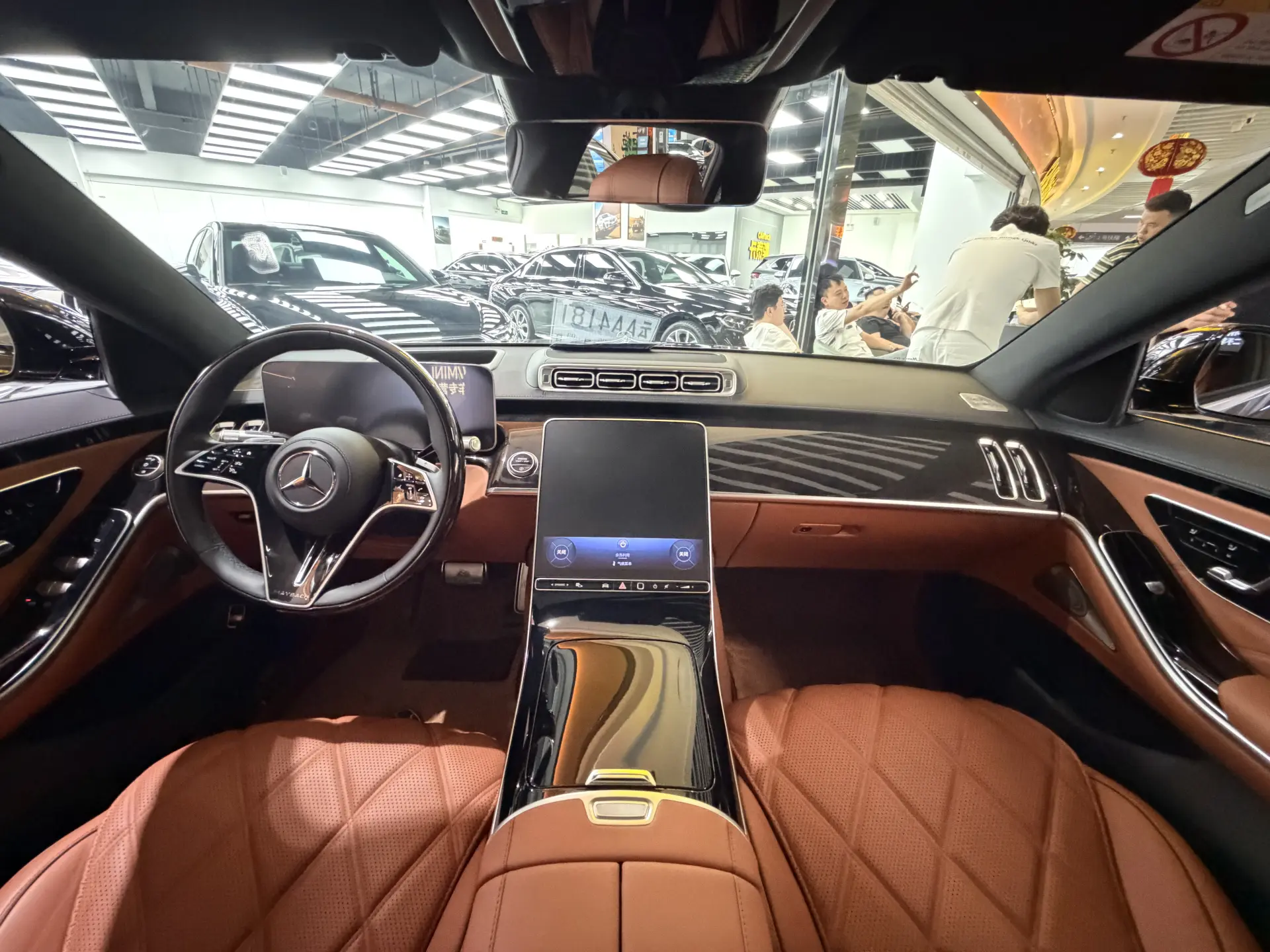 Mercedes-Benz S 480 4MATIC, 2025 70