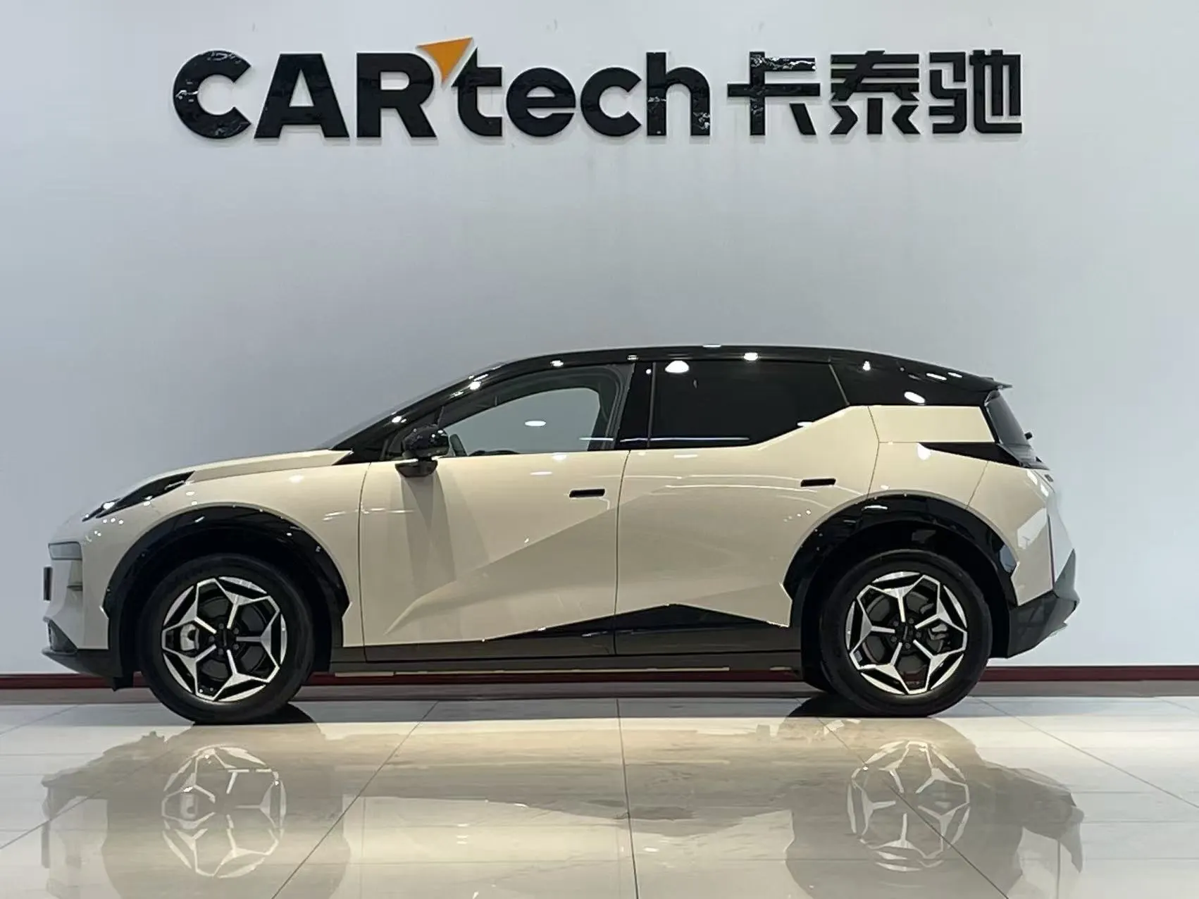 Zeekr X, 2024 8