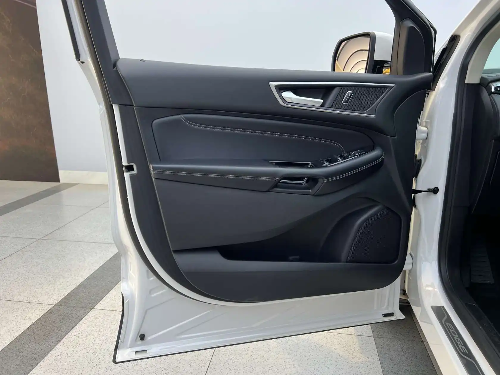 Ford Edge, 2021 11