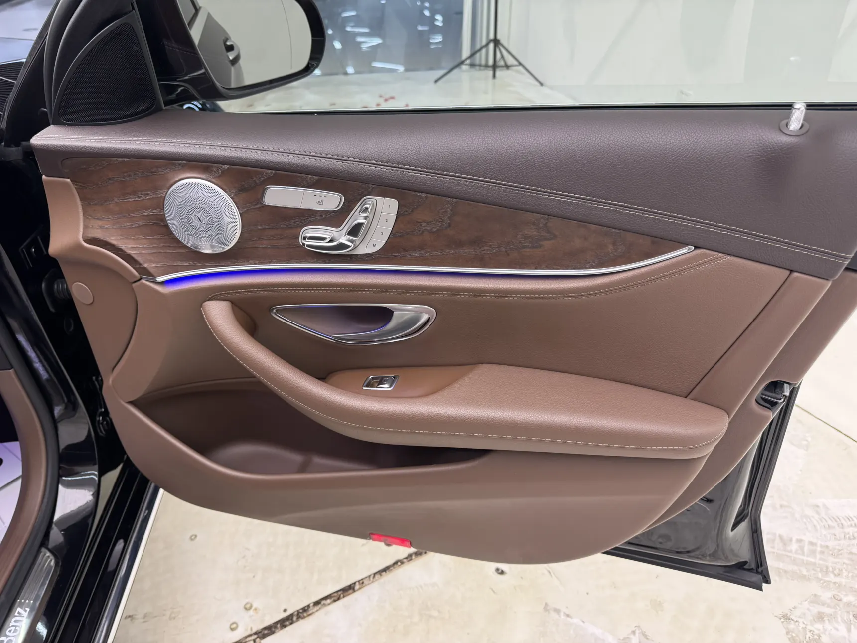 Mercedes-Benz E 300 L, 2019 13