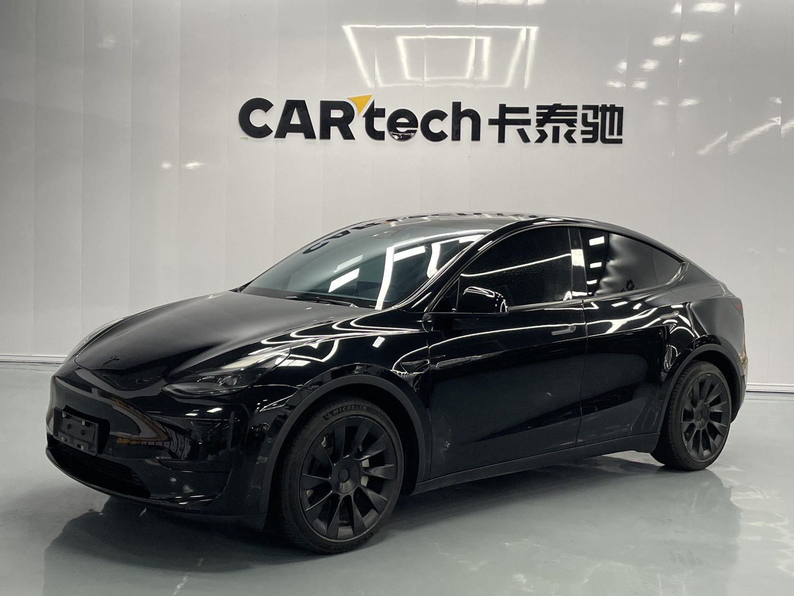Tesla Model Y, 2024