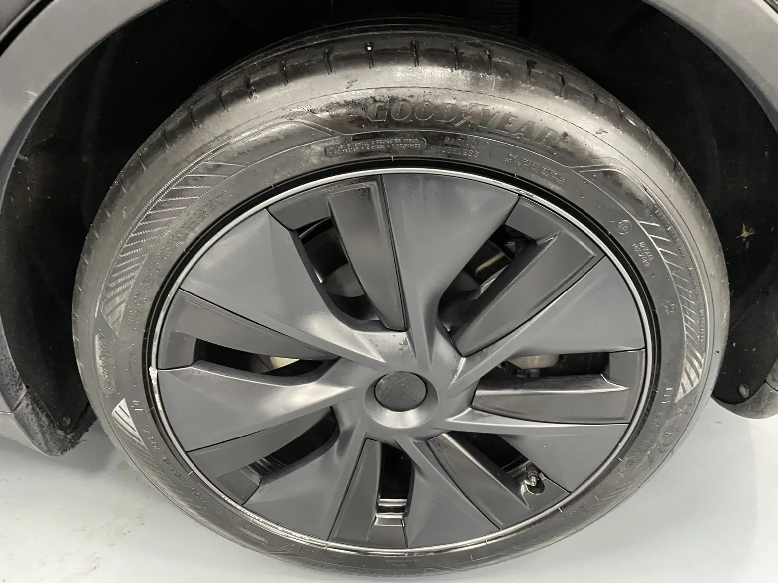 Tesla Model Y, 2024 6