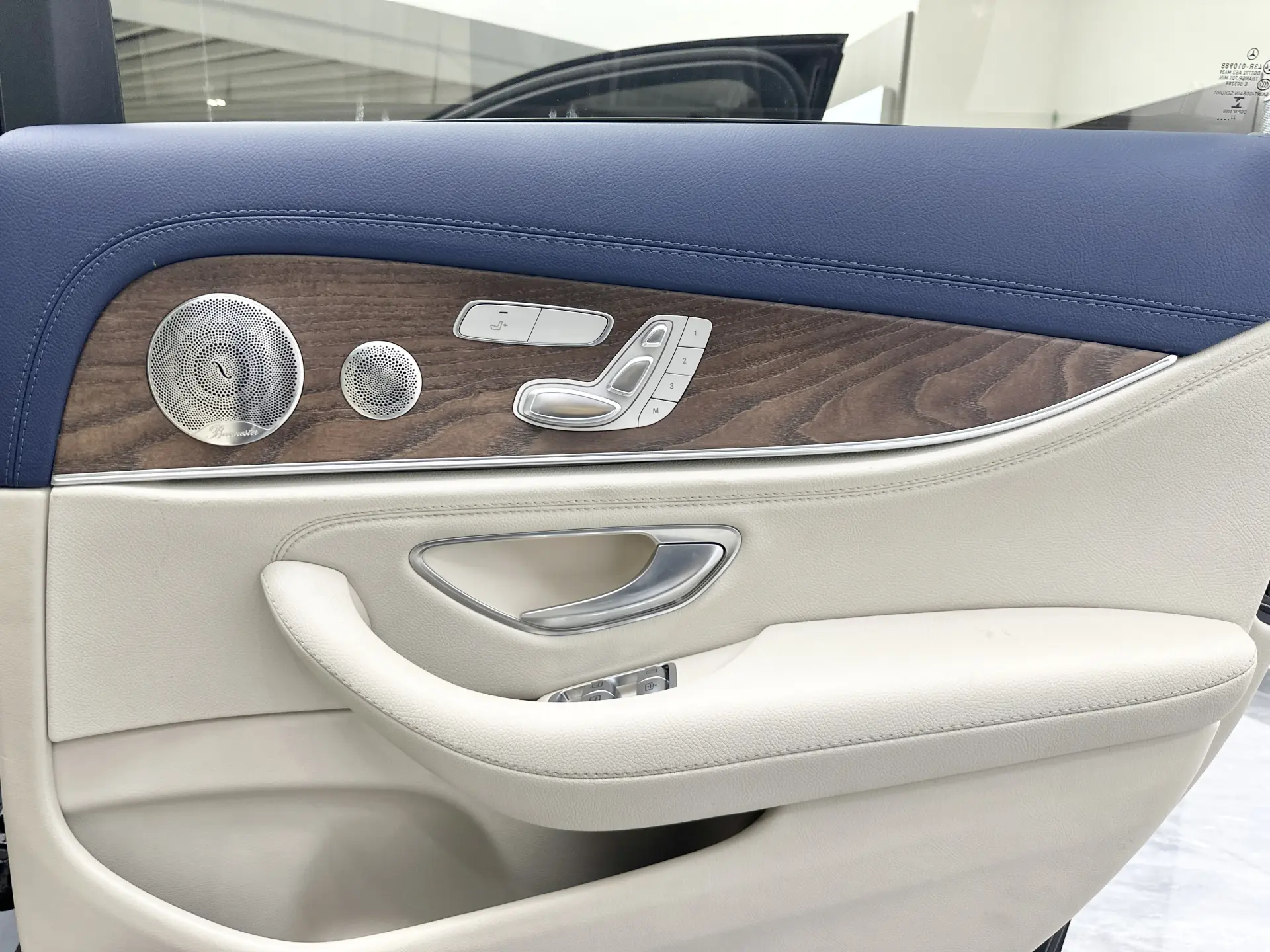 Mercedes-Benz E 300 L, 2022 38