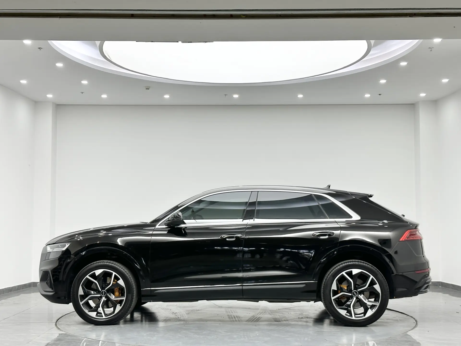 Audi Q8, 2025 13