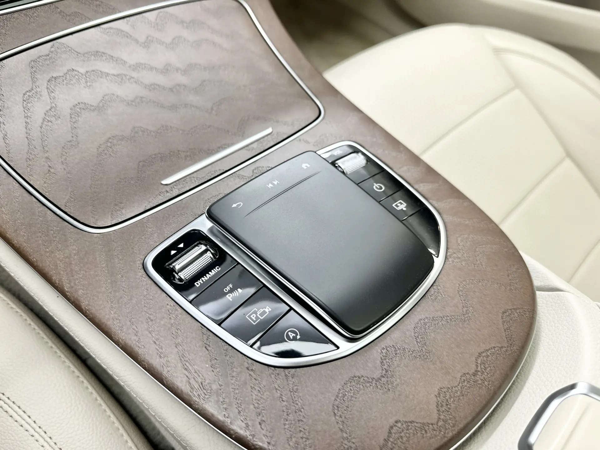 Mercedes-Benz E 300 L, 2022 27