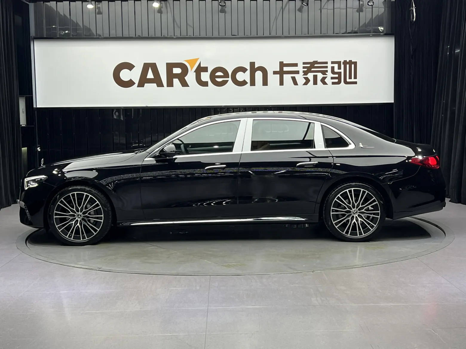 Mercedes-Benz E 300 L, 2024 8