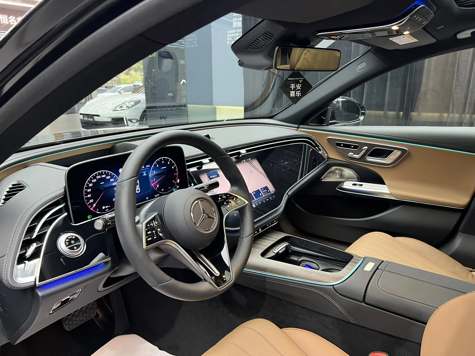 Mercedes-Benz E 300 L, 2024 17