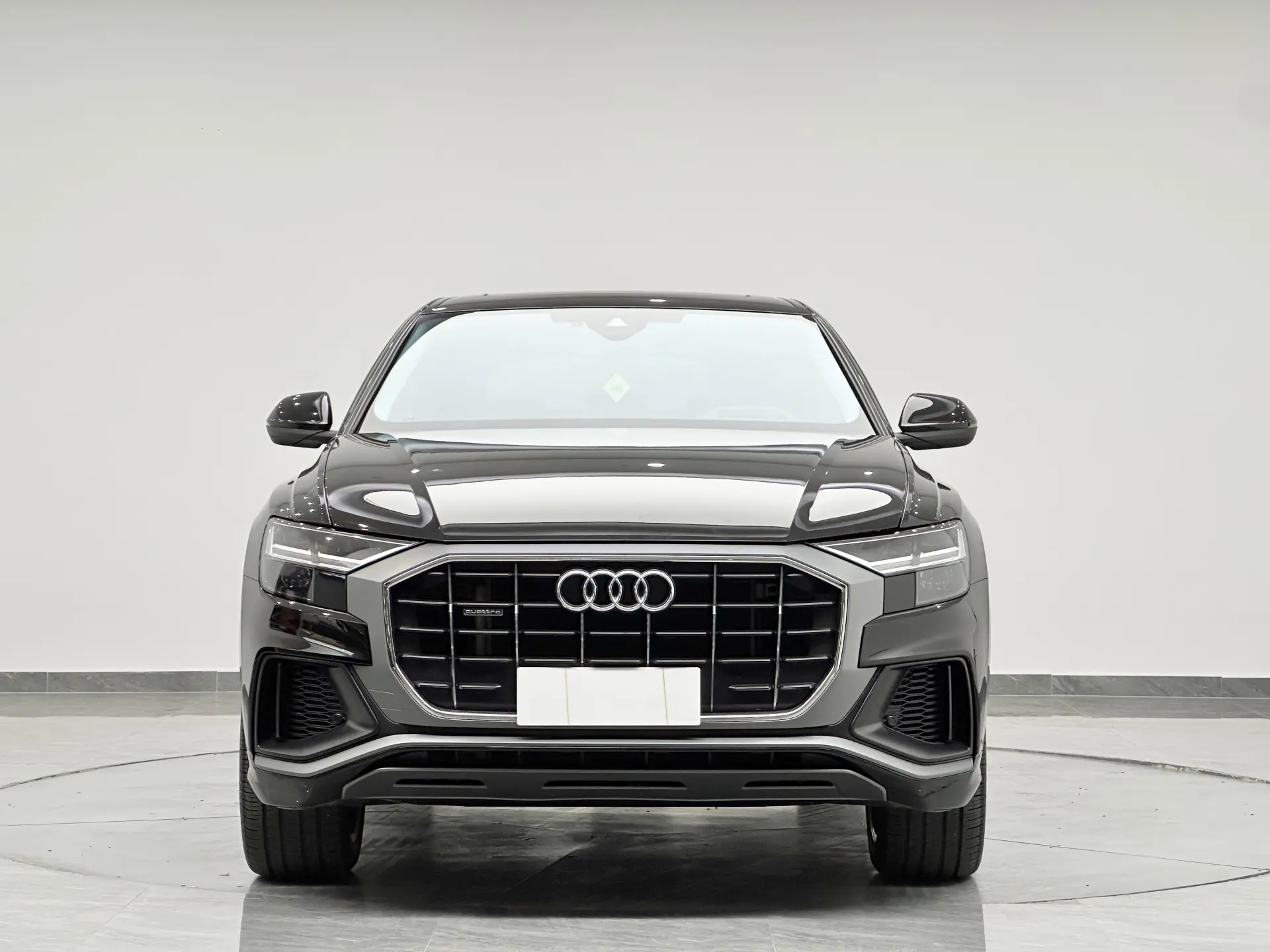 Audi Q8, 2025 10