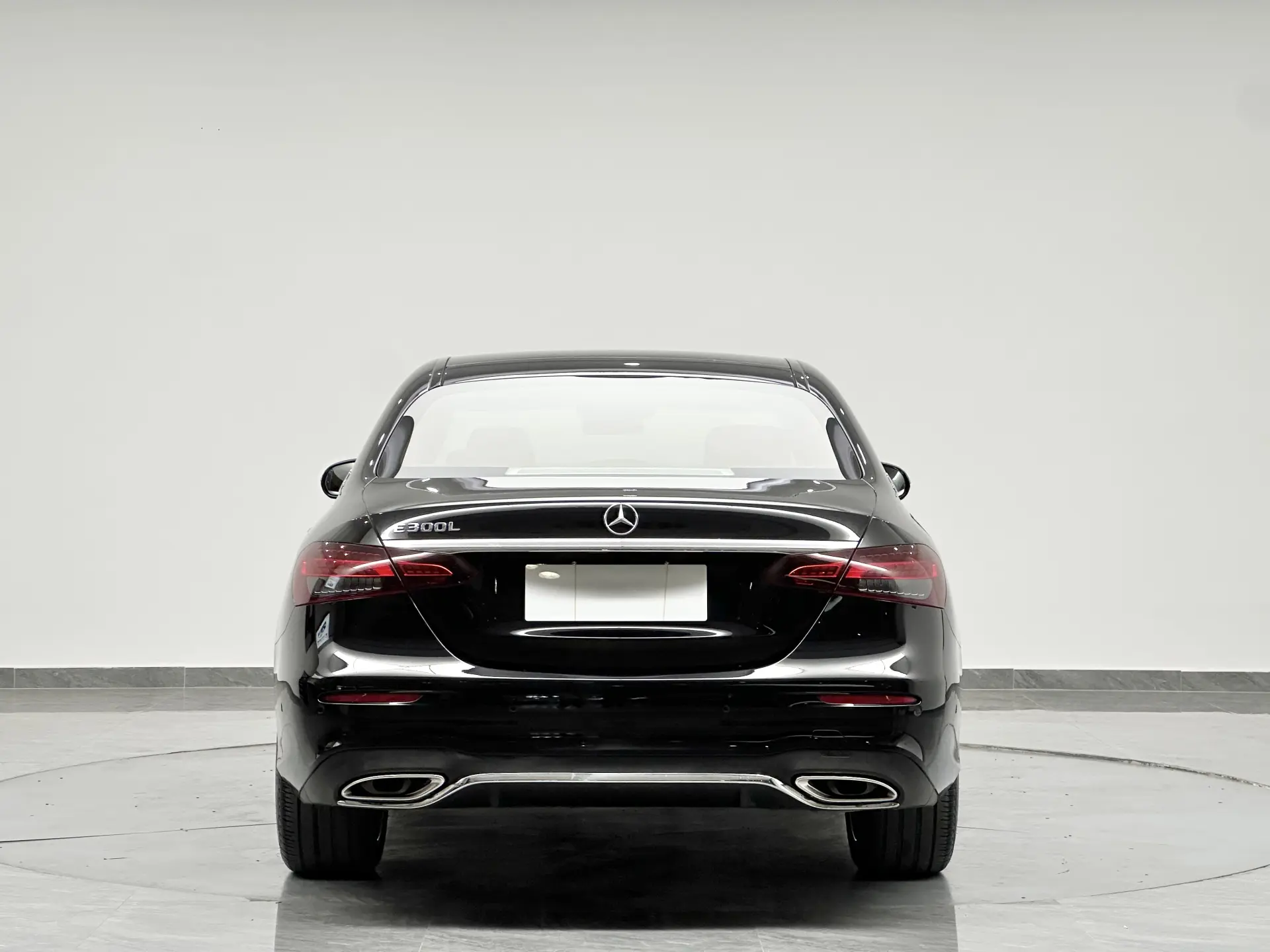 Mercedes-Benz E 300 L, 2022 15
