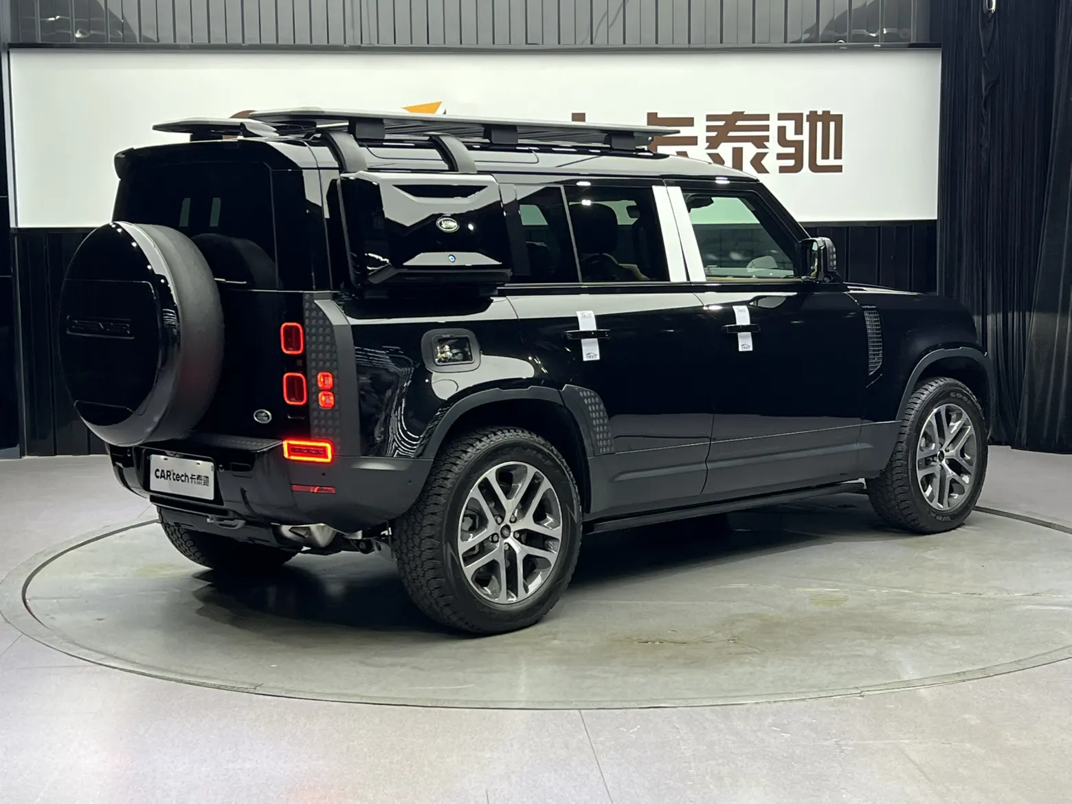 Land Rover Defender, 2024 все фото