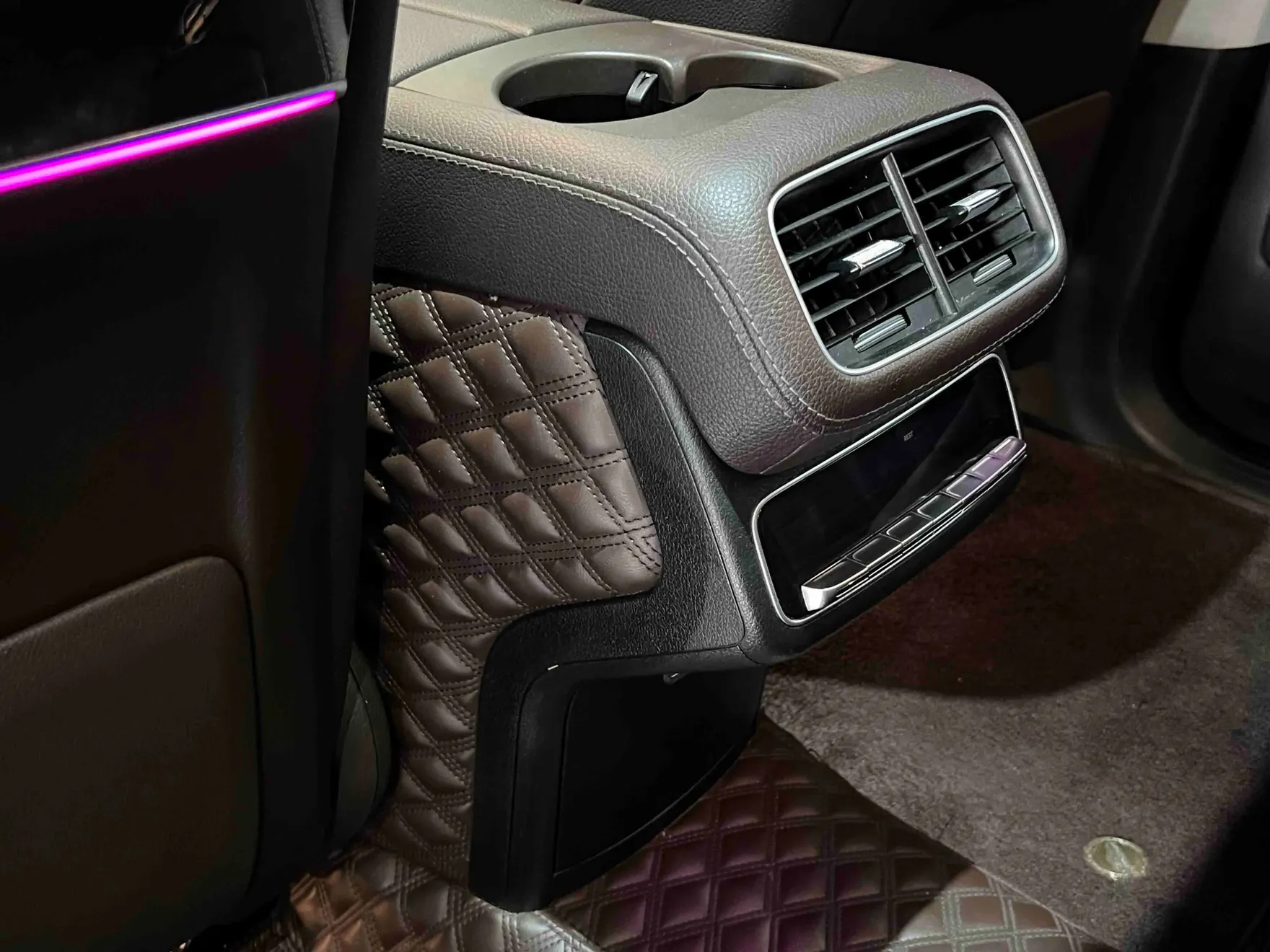 Mercedes-Benz GLS 450 4MATIC, 2023 29