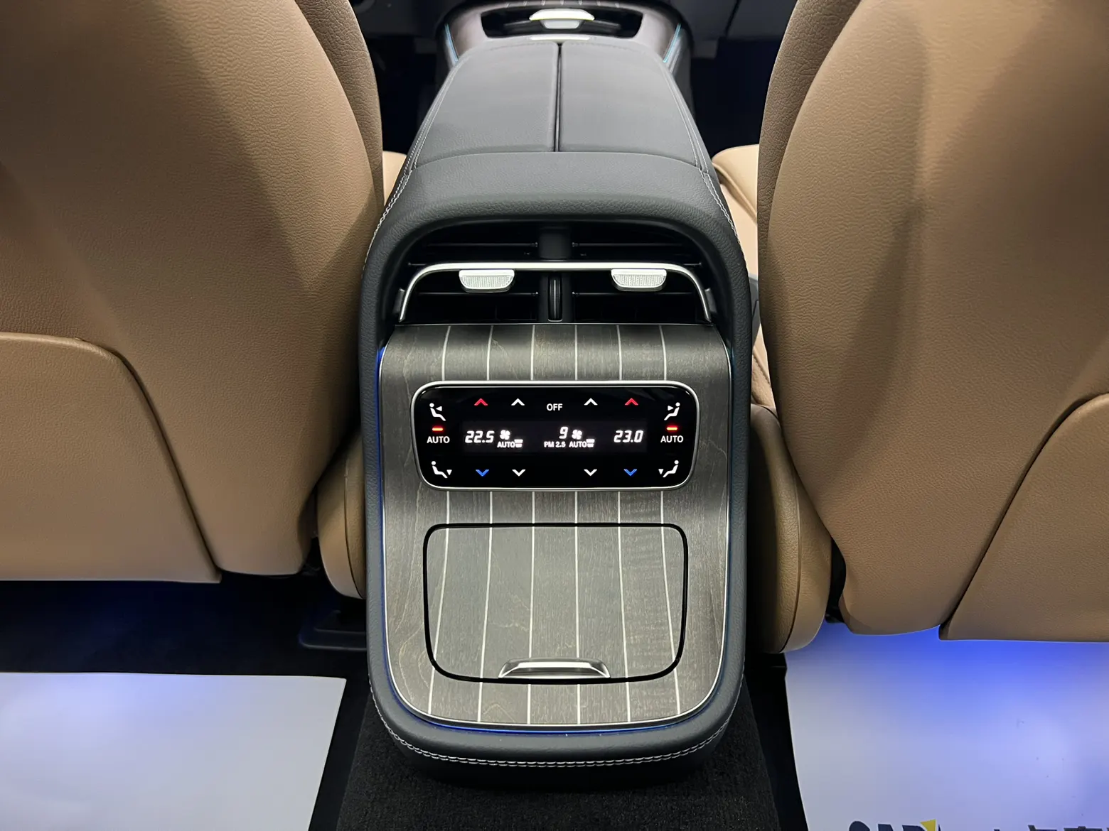 Mercedes-Benz E 300 L, 2024 28