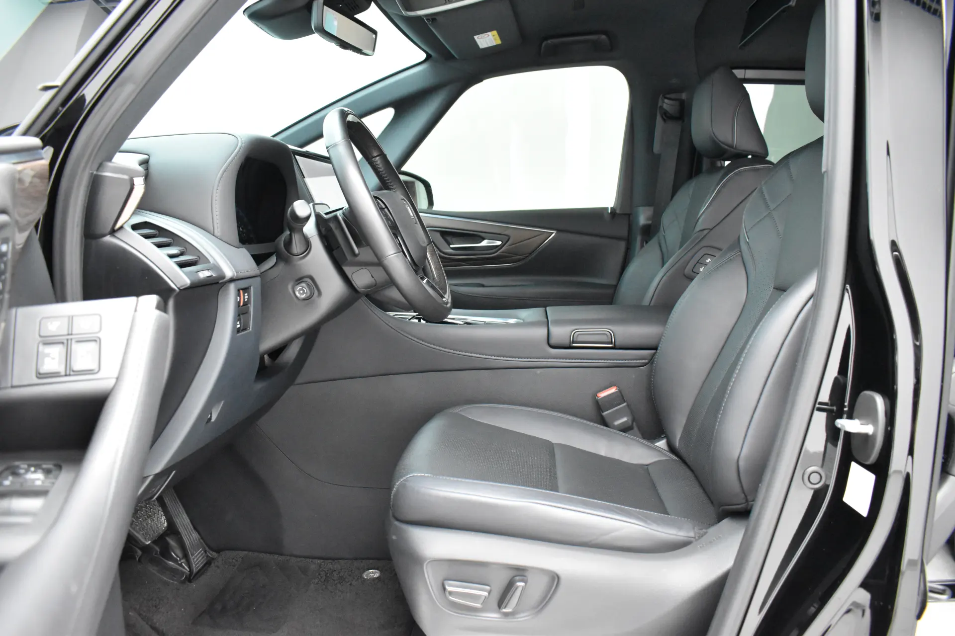 Toyota Vellfire, 2024 4