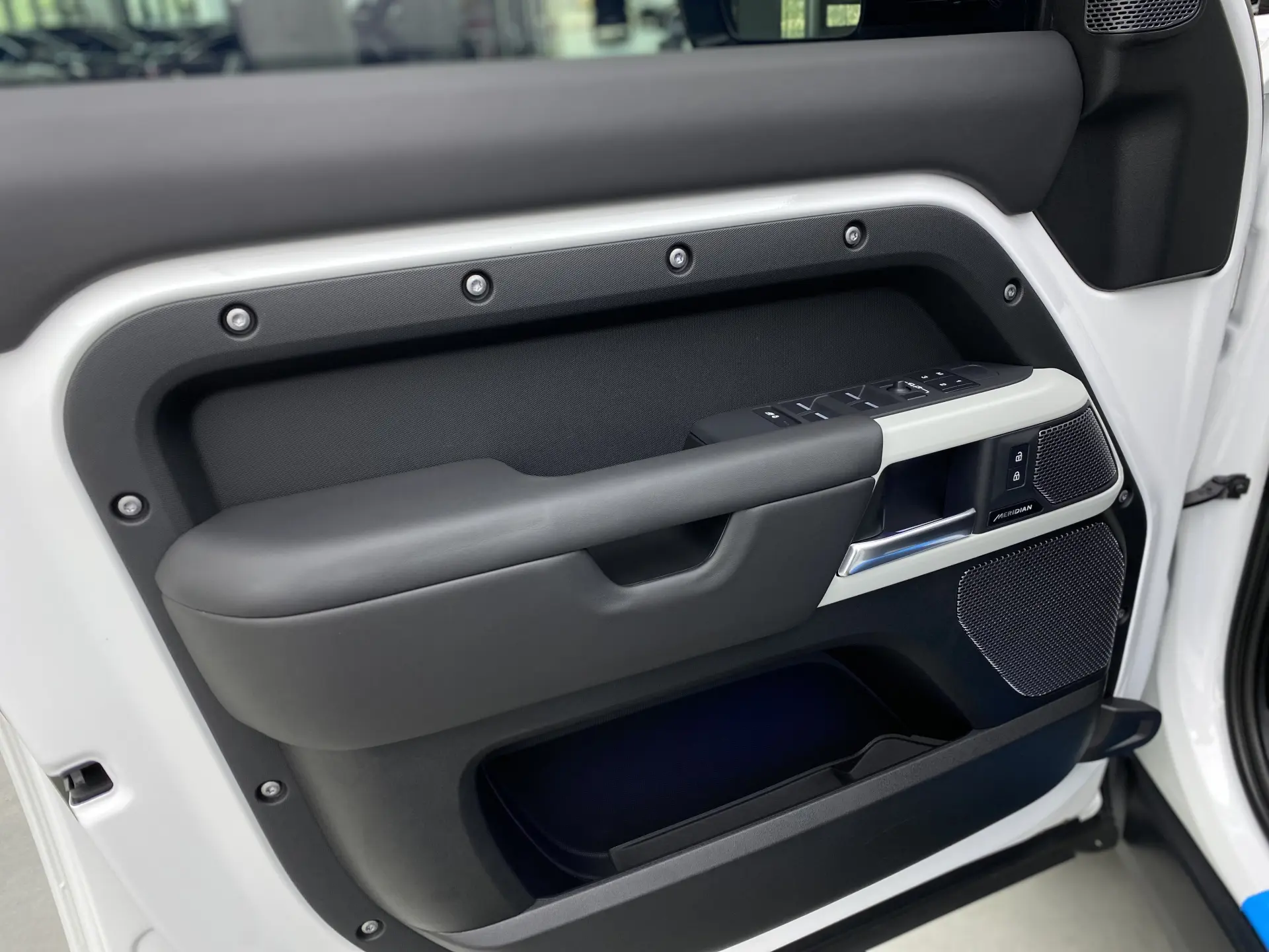 Land Rover Defender, 2024 20