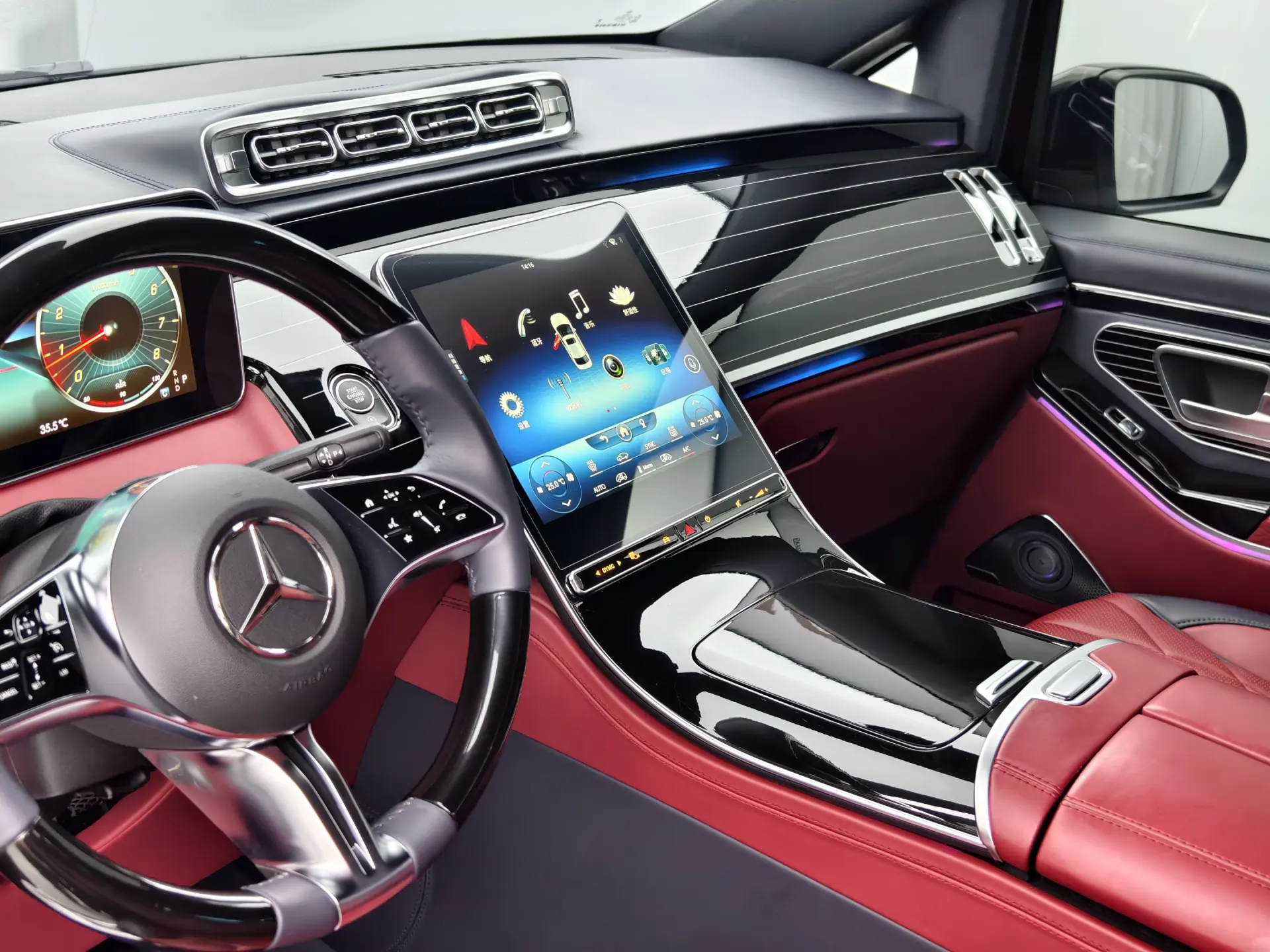 Mercedes-Benz Vito, 2025 23