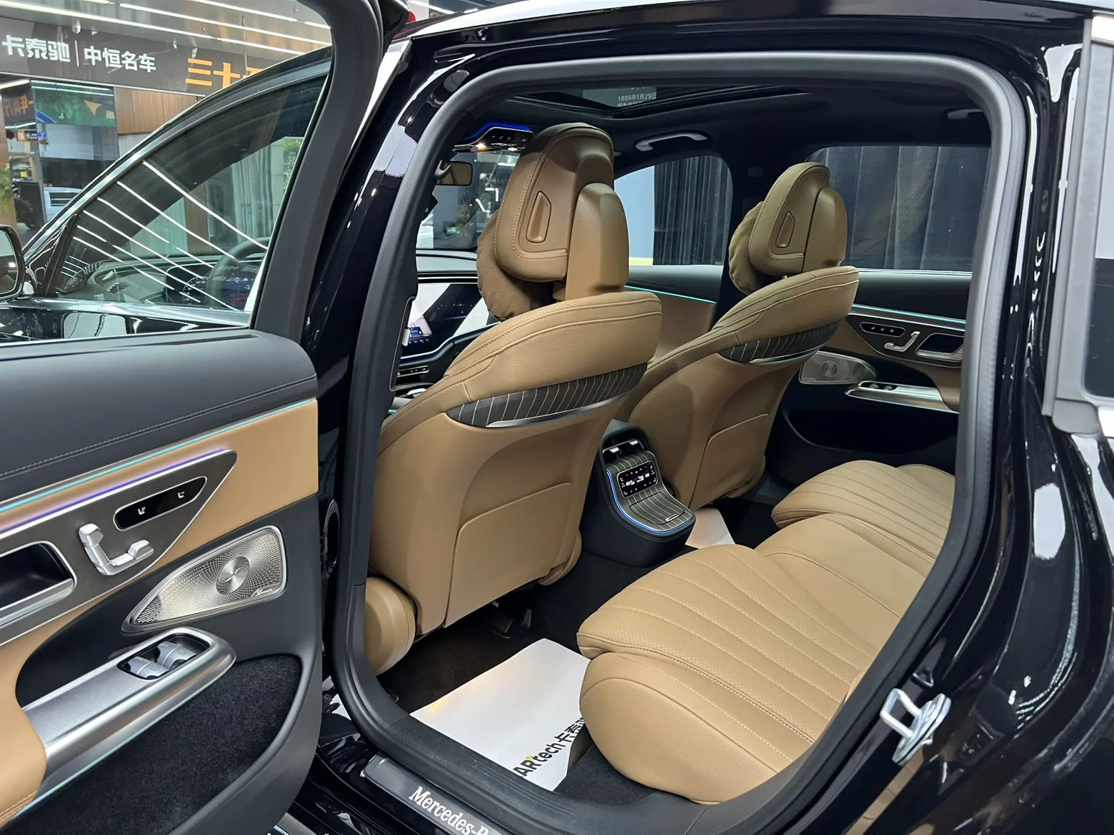 Mercedes-Benz E 300 L, 2024 29