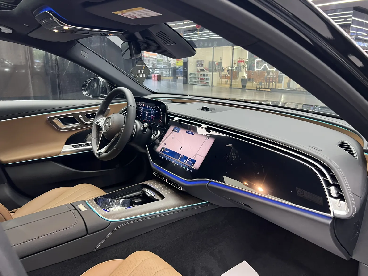 Mercedes-Benz E 300 L, 2024 18