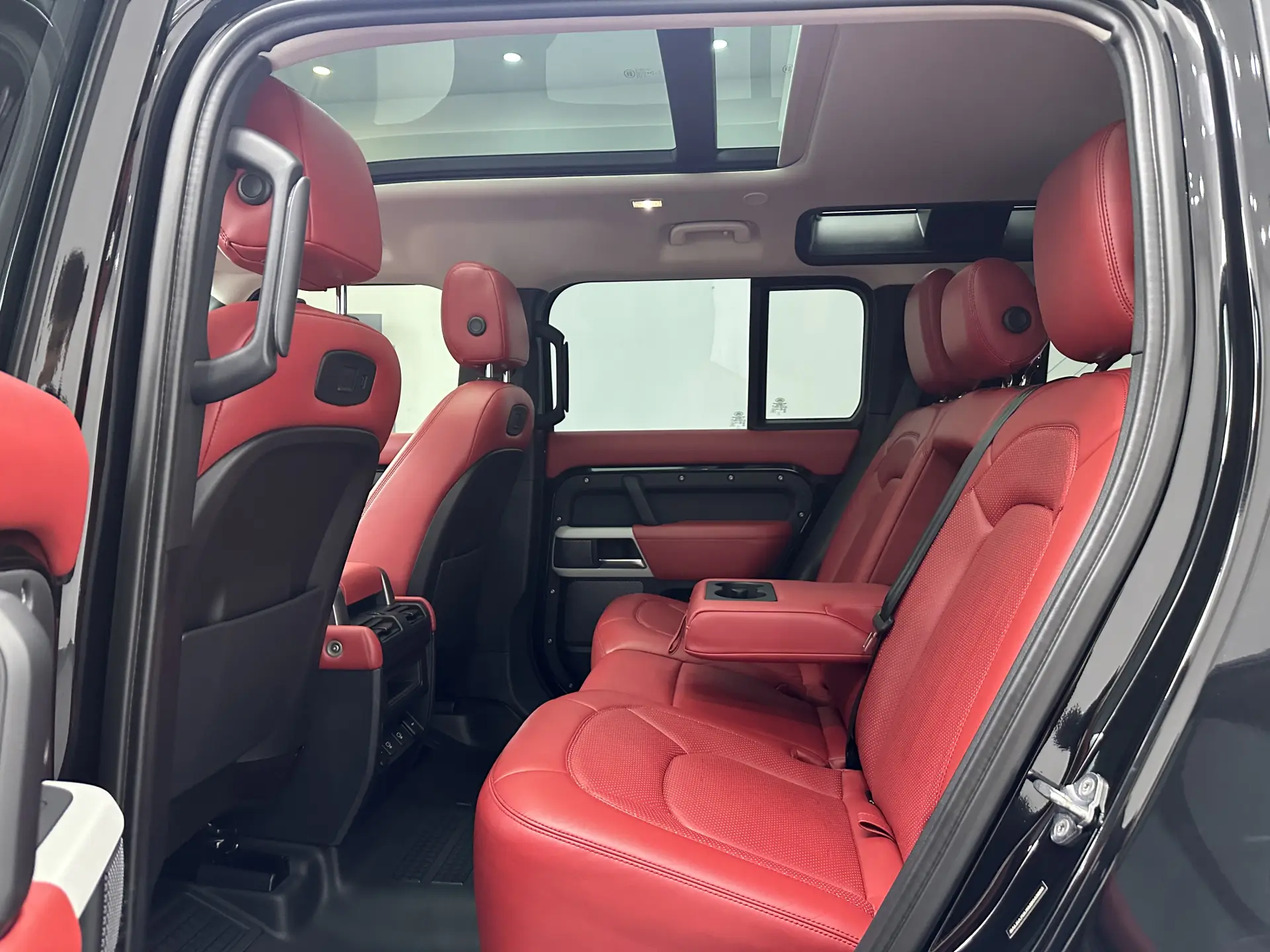 Land Rover Defender, 2022 18