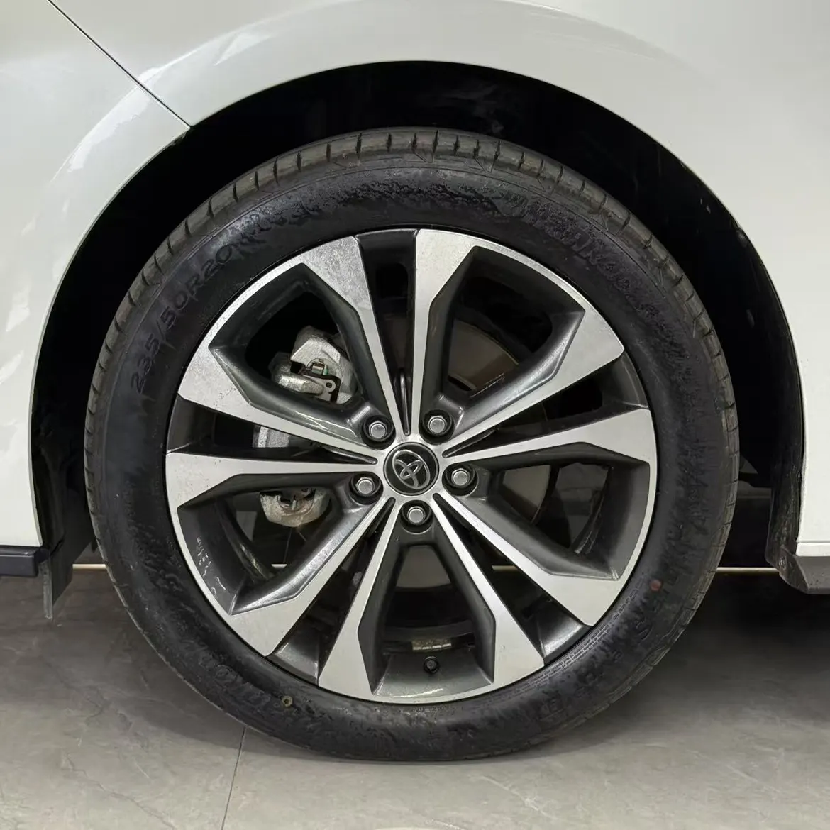 Toyota Granvia, 2023 9