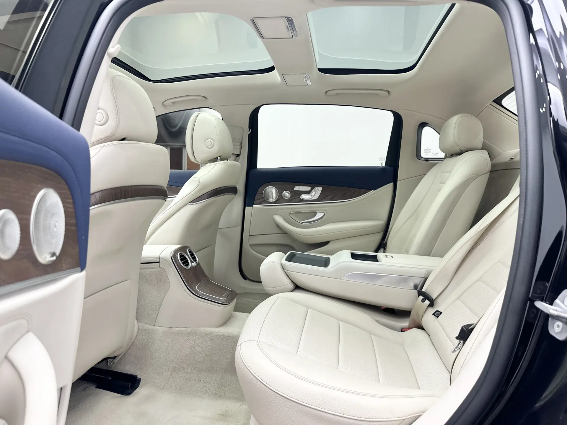 Mercedes-Benz E 300 L, 2022 19