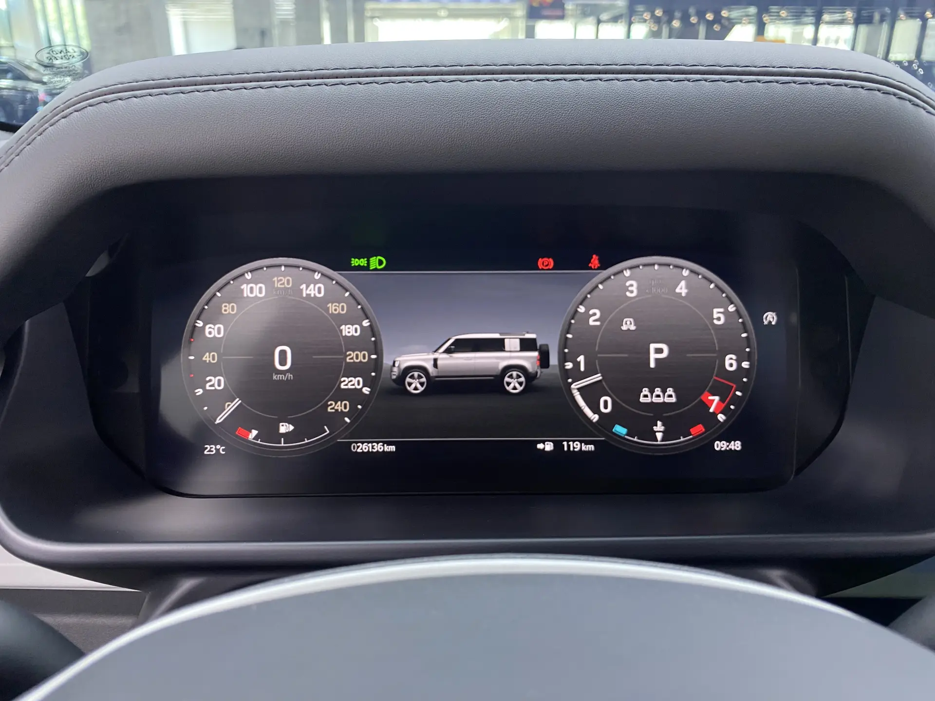Land Rover Defender, 2024 15