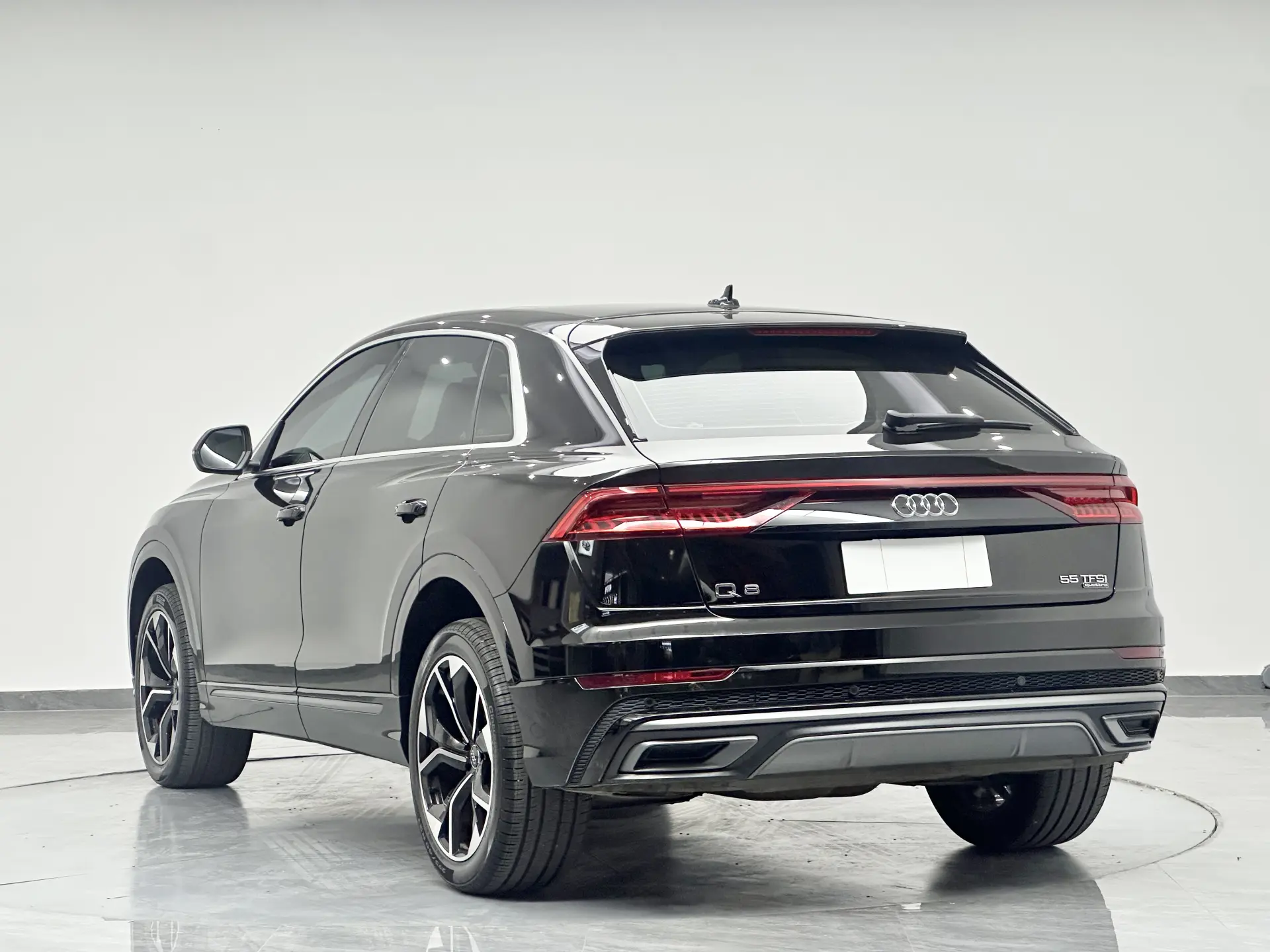 Audi Q8, 2025 14