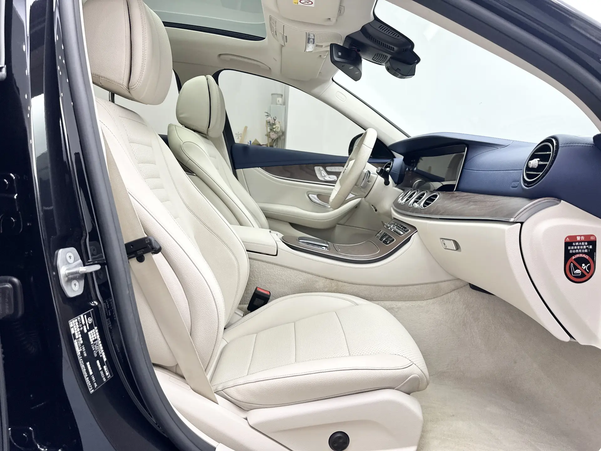 Mercedes-Benz E 300 L, 2022 21