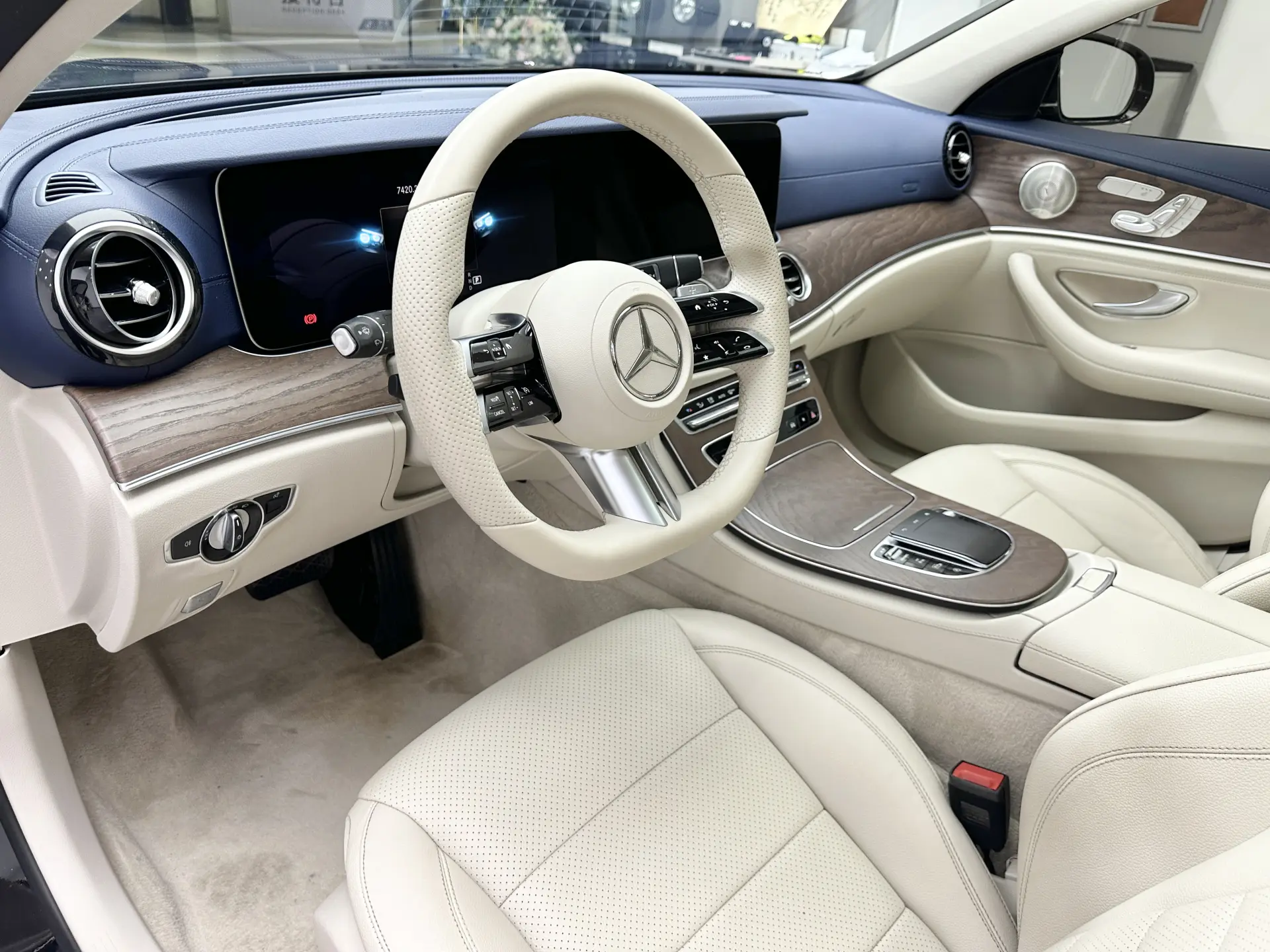 Mercedes-Benz E 300 L, 2022 20