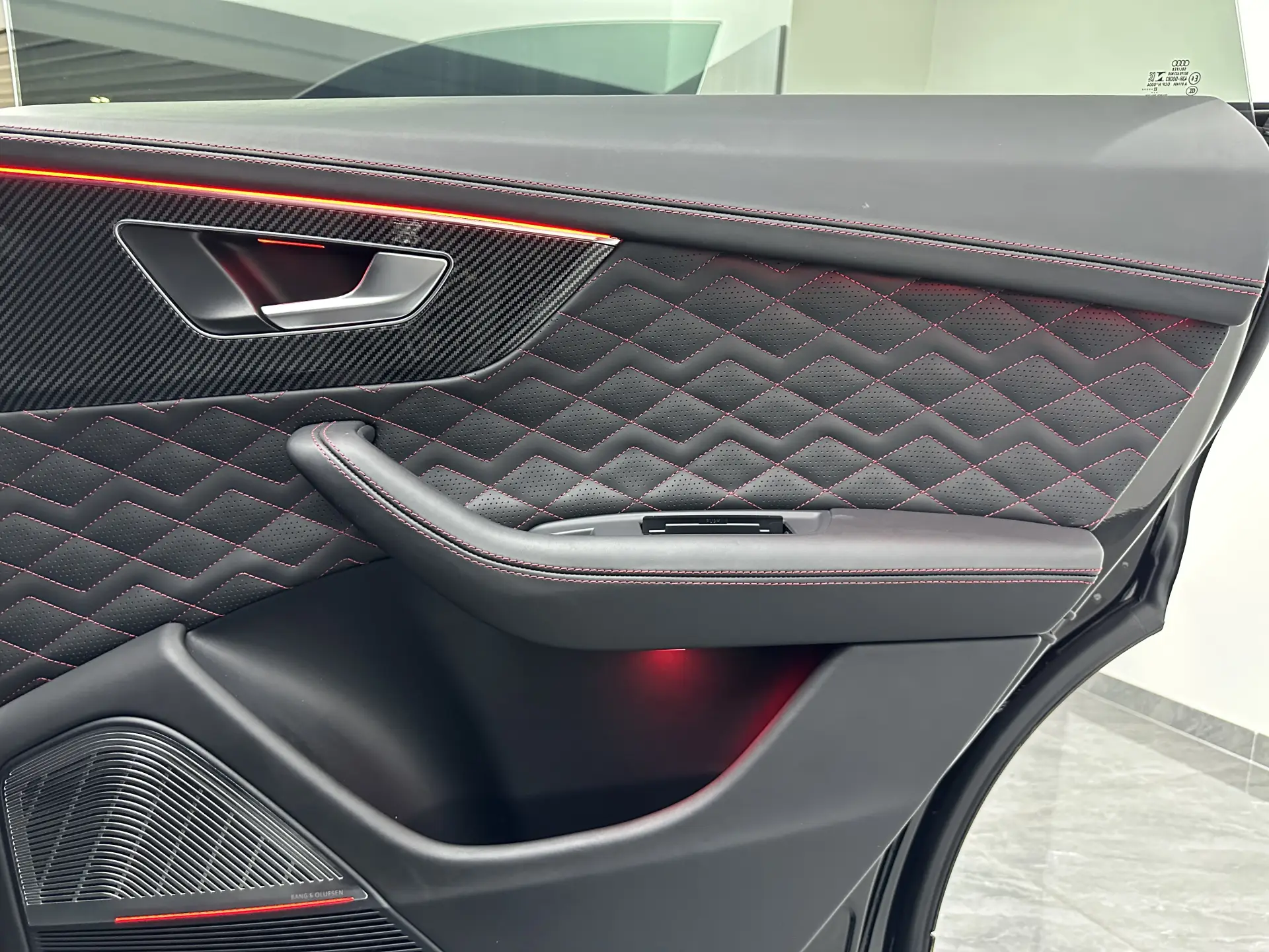 Audi Q8, 2025 36