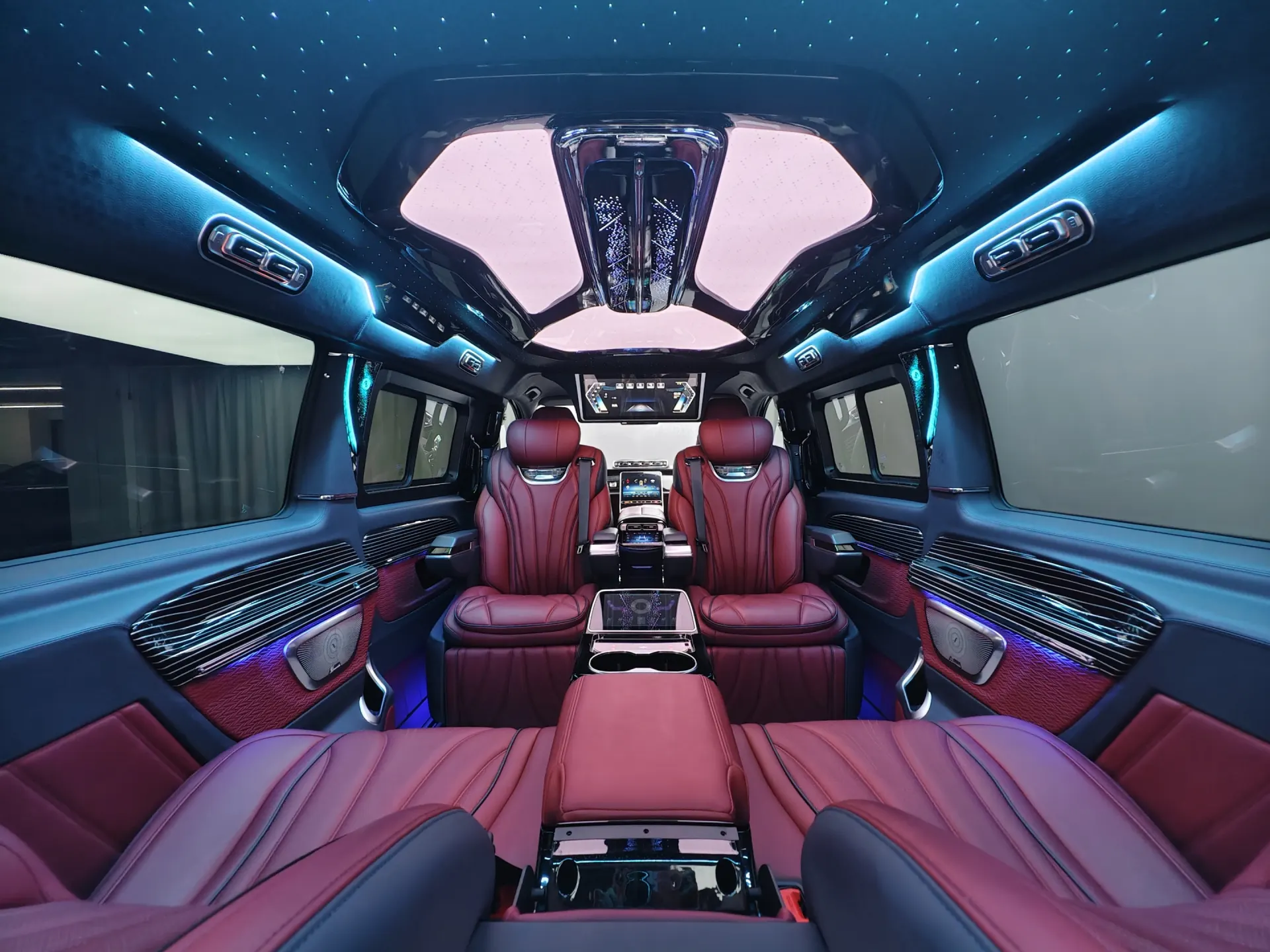 Mercedes-Benz Vito, 2025 18