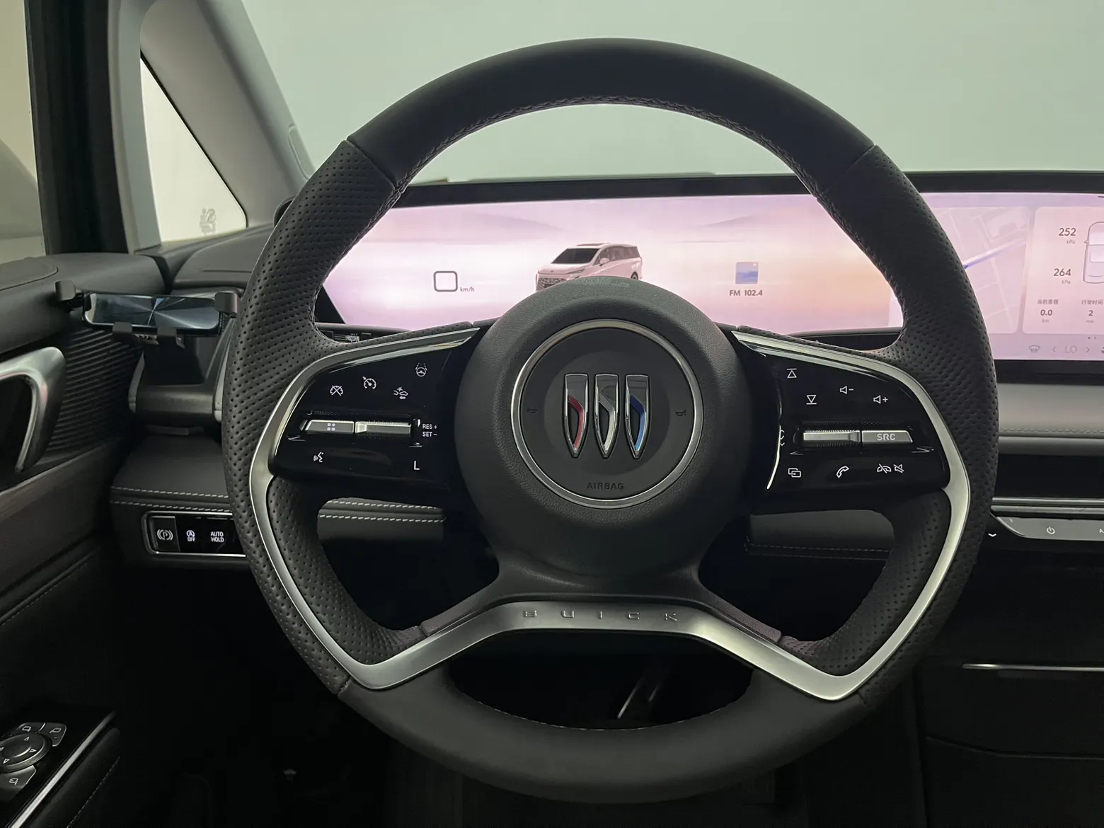 Buick GL8, 2025 10