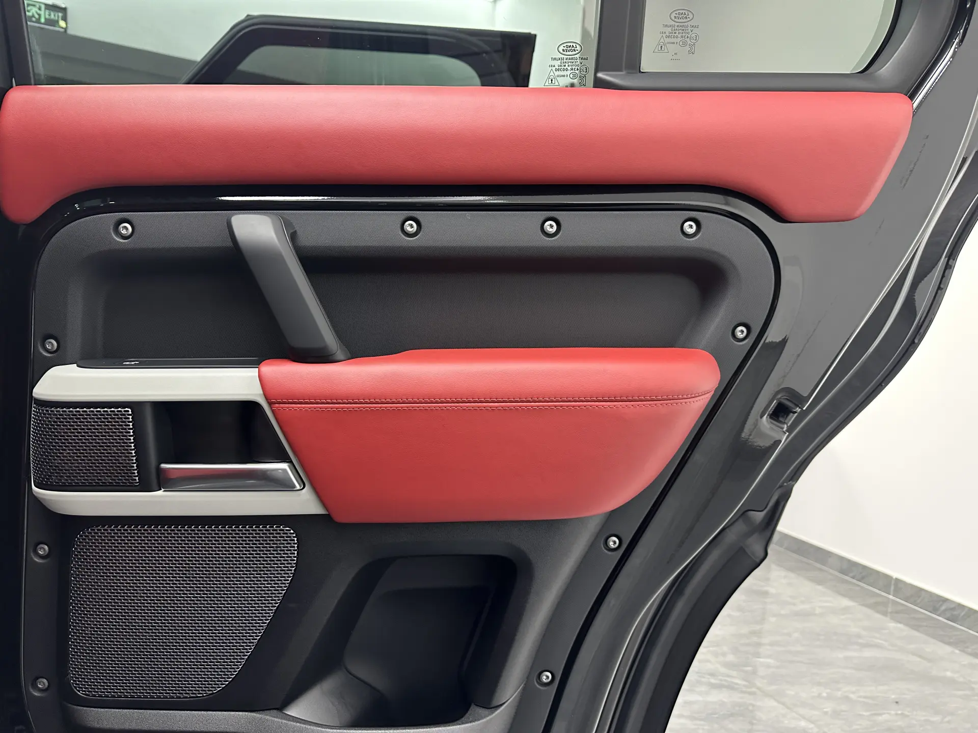 Land Rover Defender, 2022 35