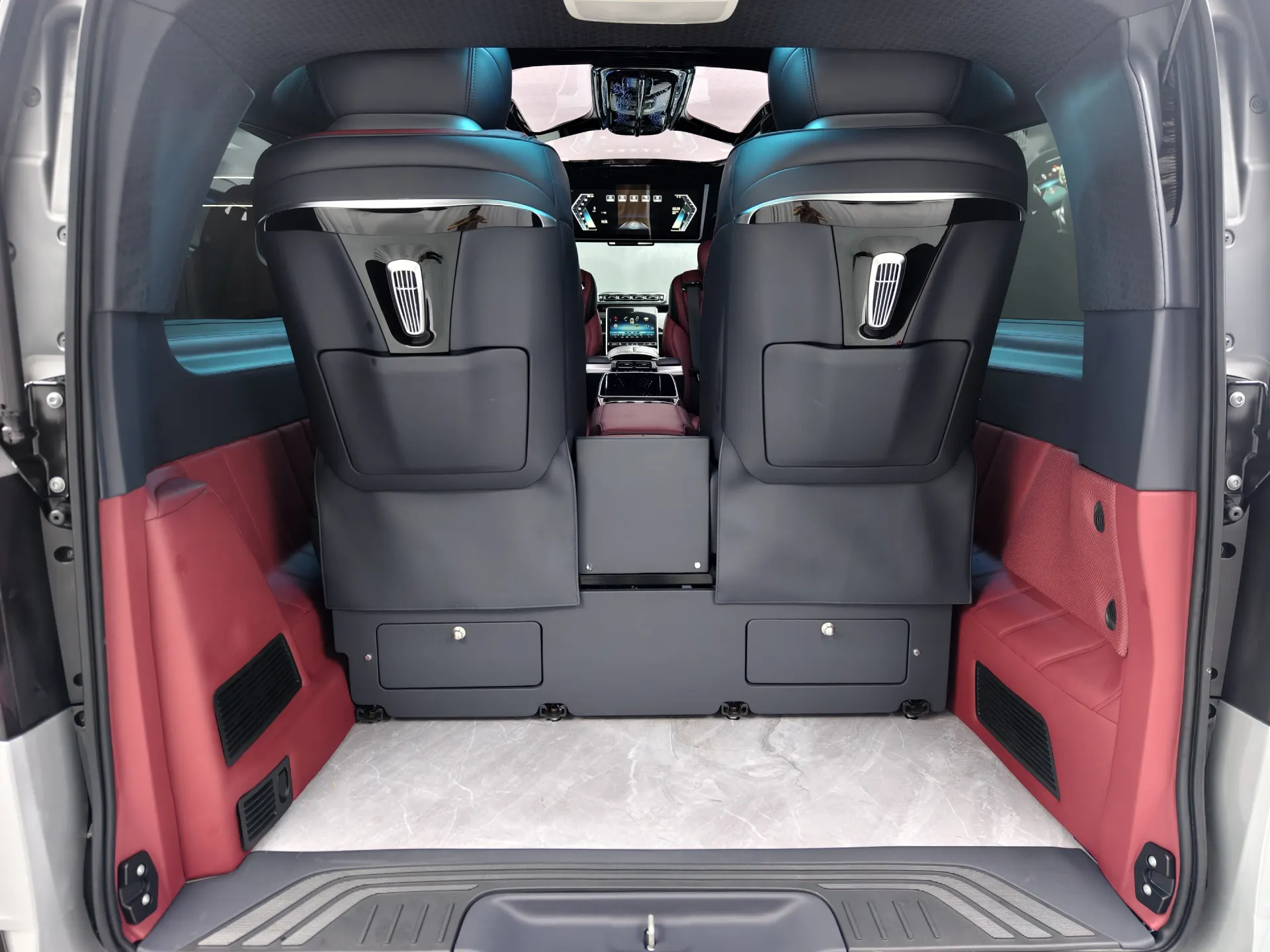 Mercedes-Benz Vito, 2025 19