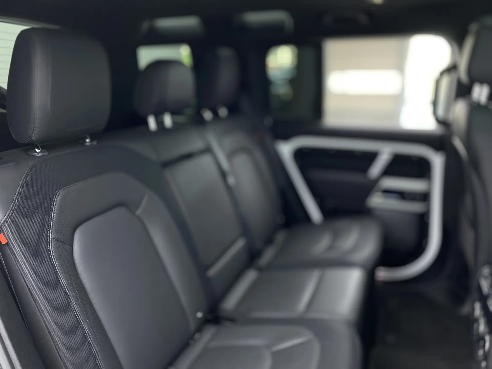 Land Rover Defender, 2024 11