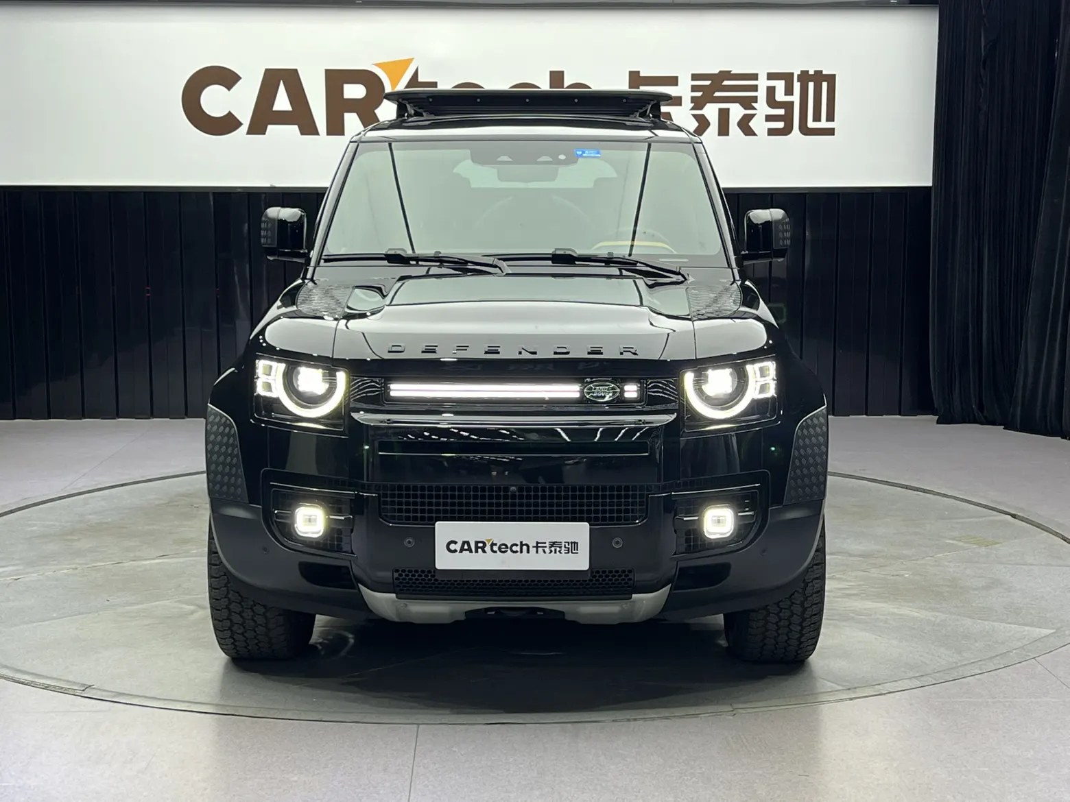Land Rover Defender, 2024 3