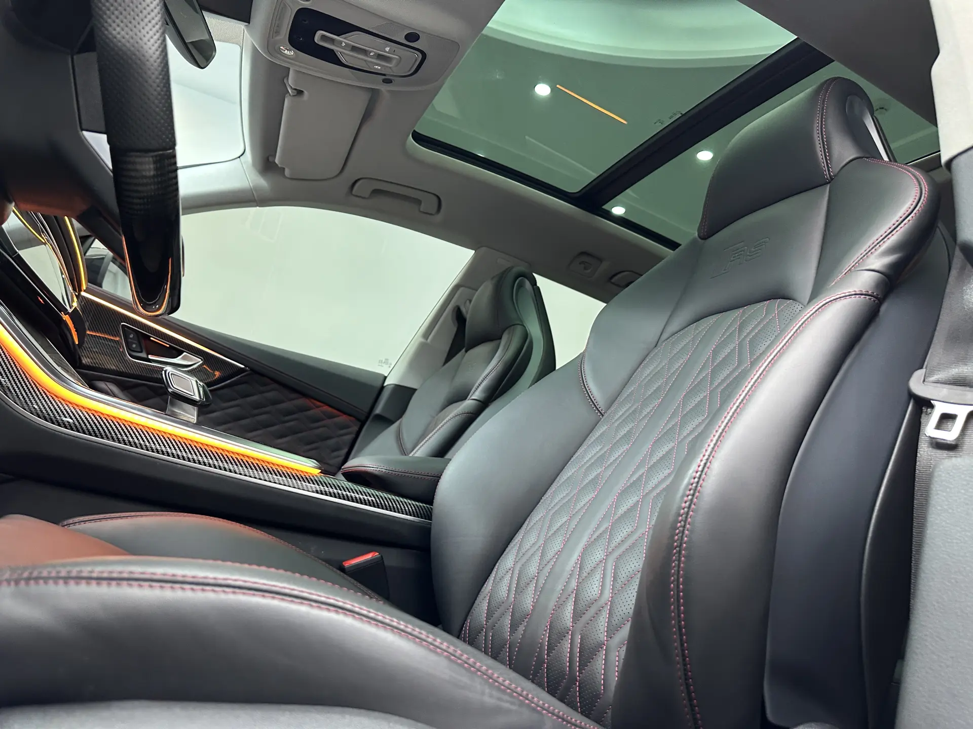 Audi Q8, 2025 22