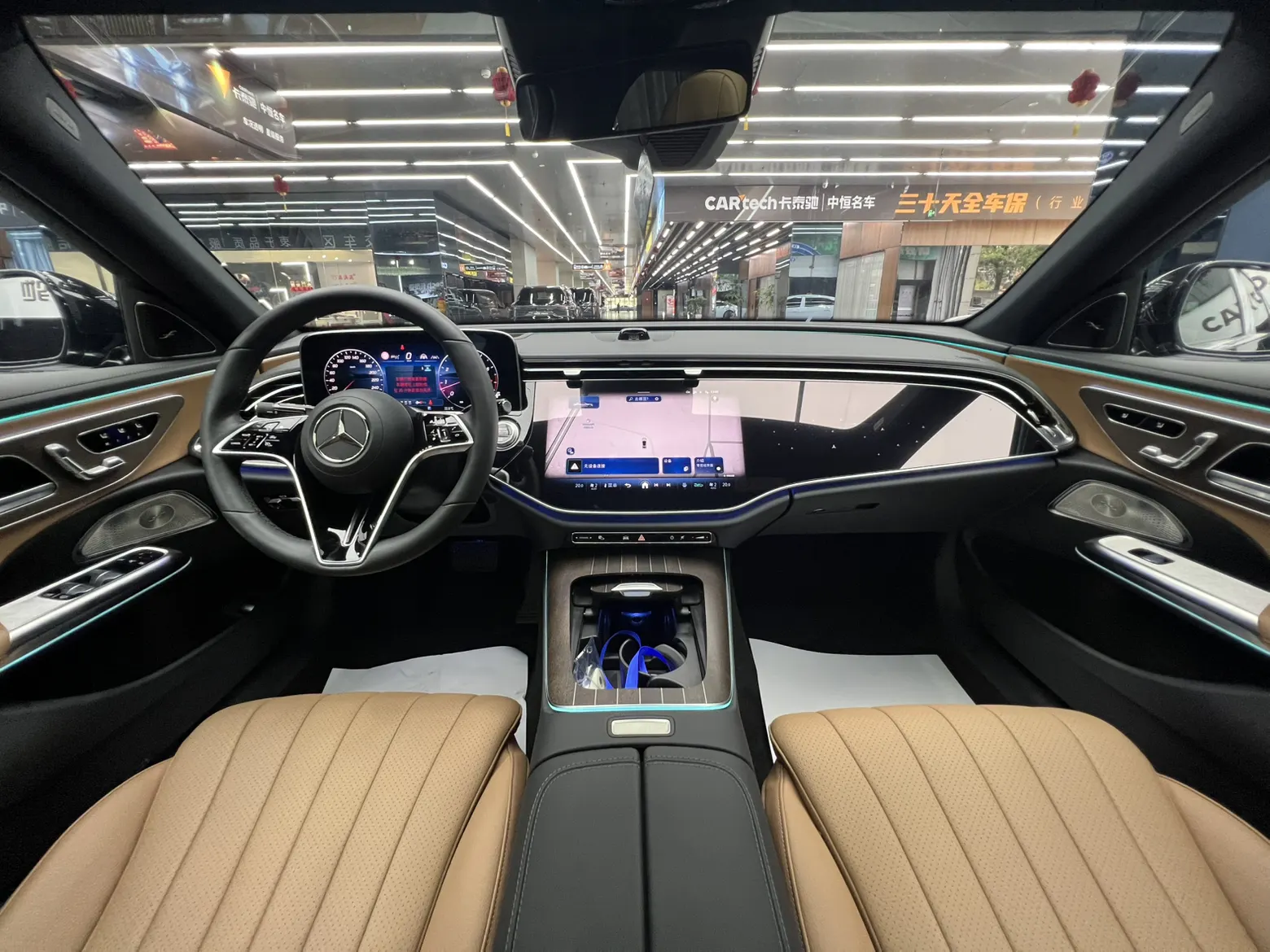 Mercedes-Benz E 300 L, 2024 13