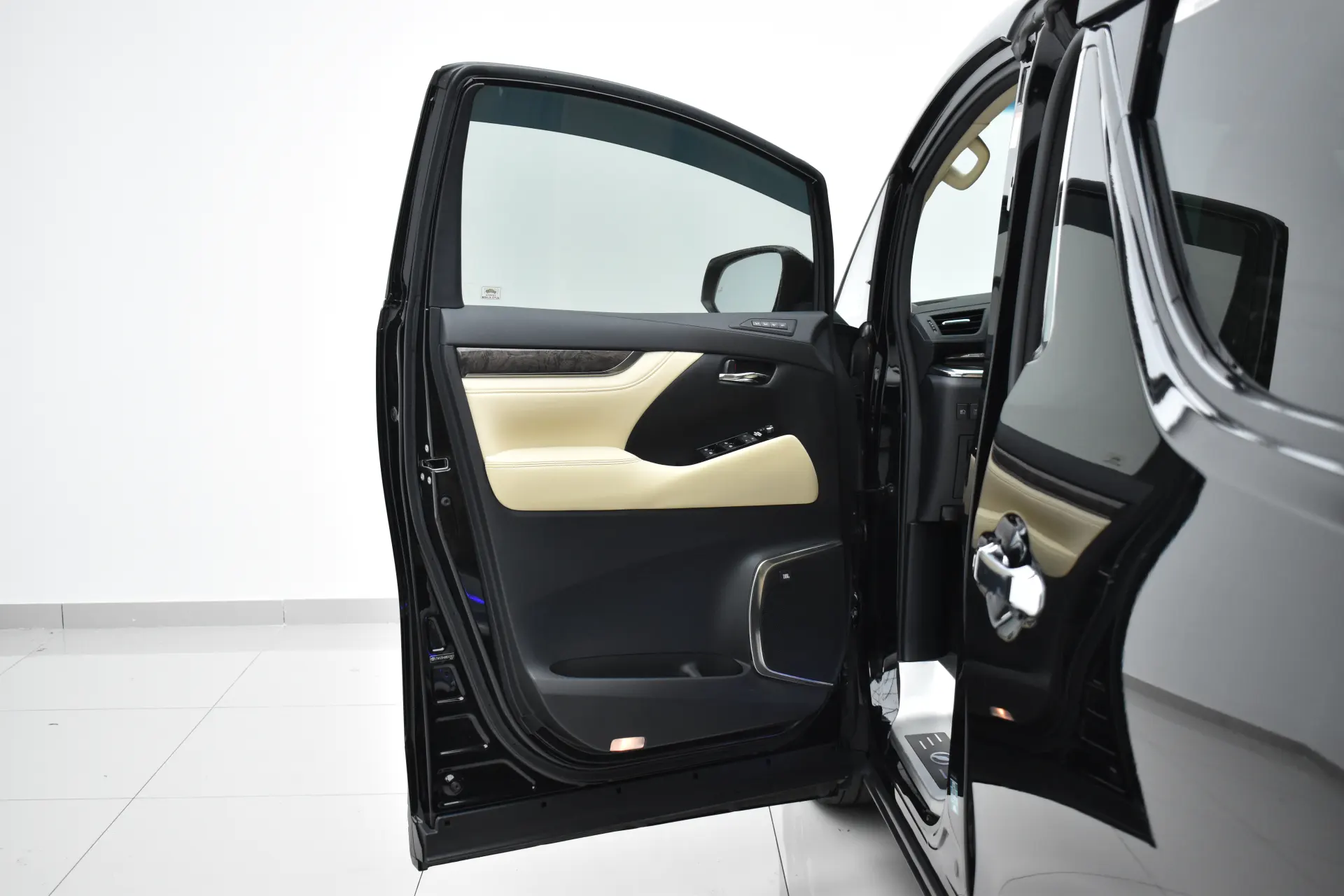 Toyota Vellfire, 2021 14