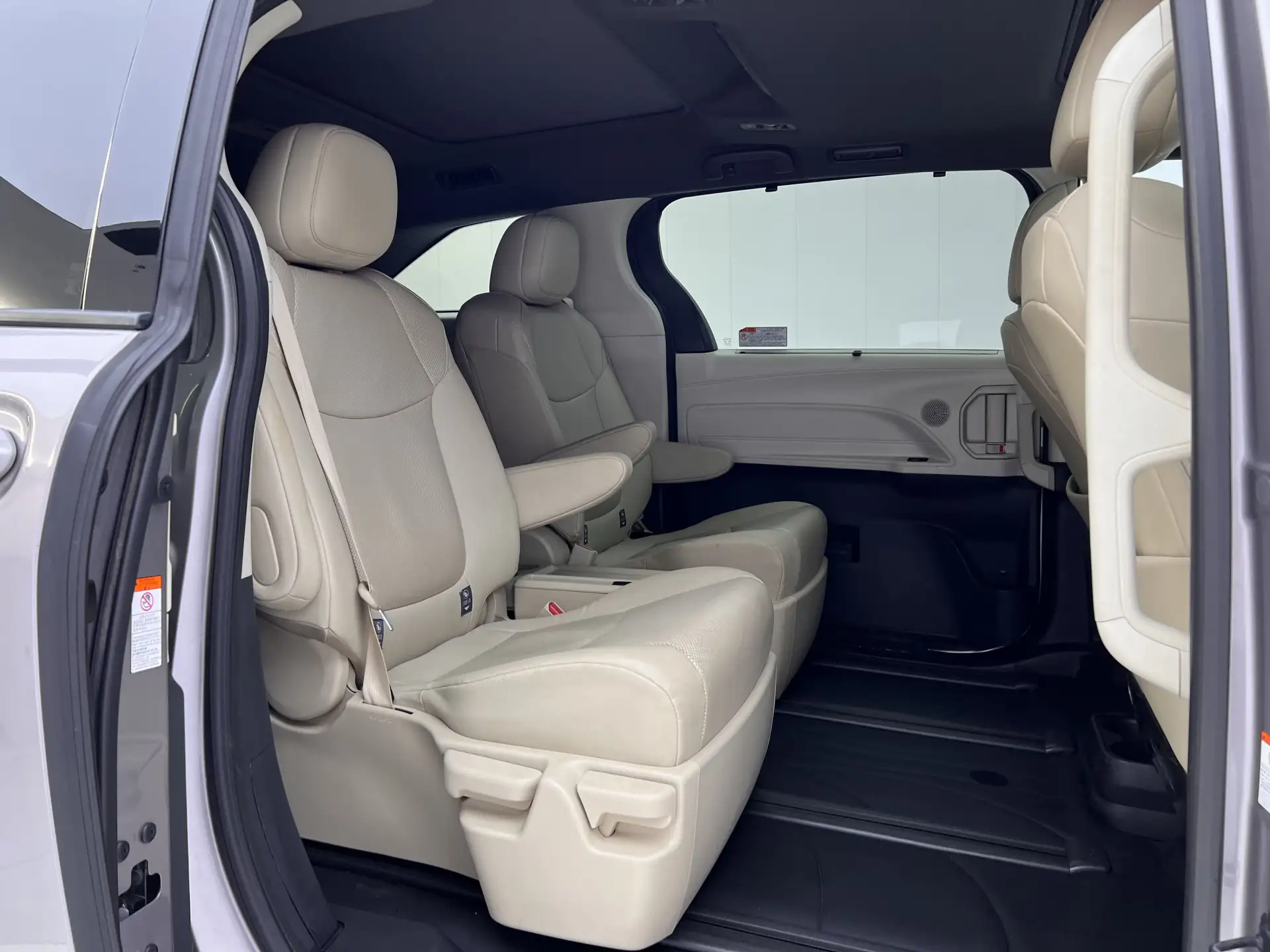 Toyota Granvia, 2024 24