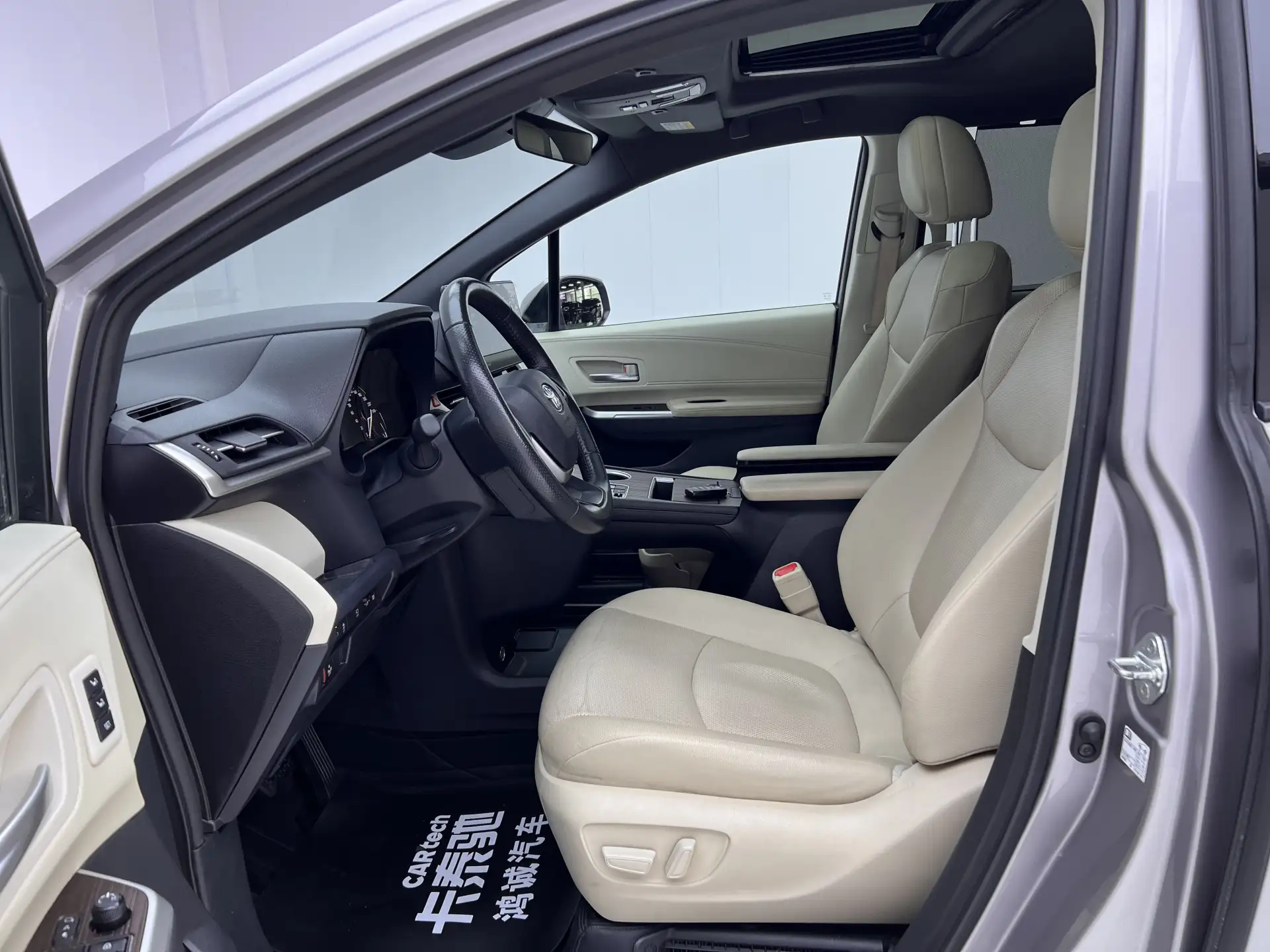 Toyota Granvia, 2024 18