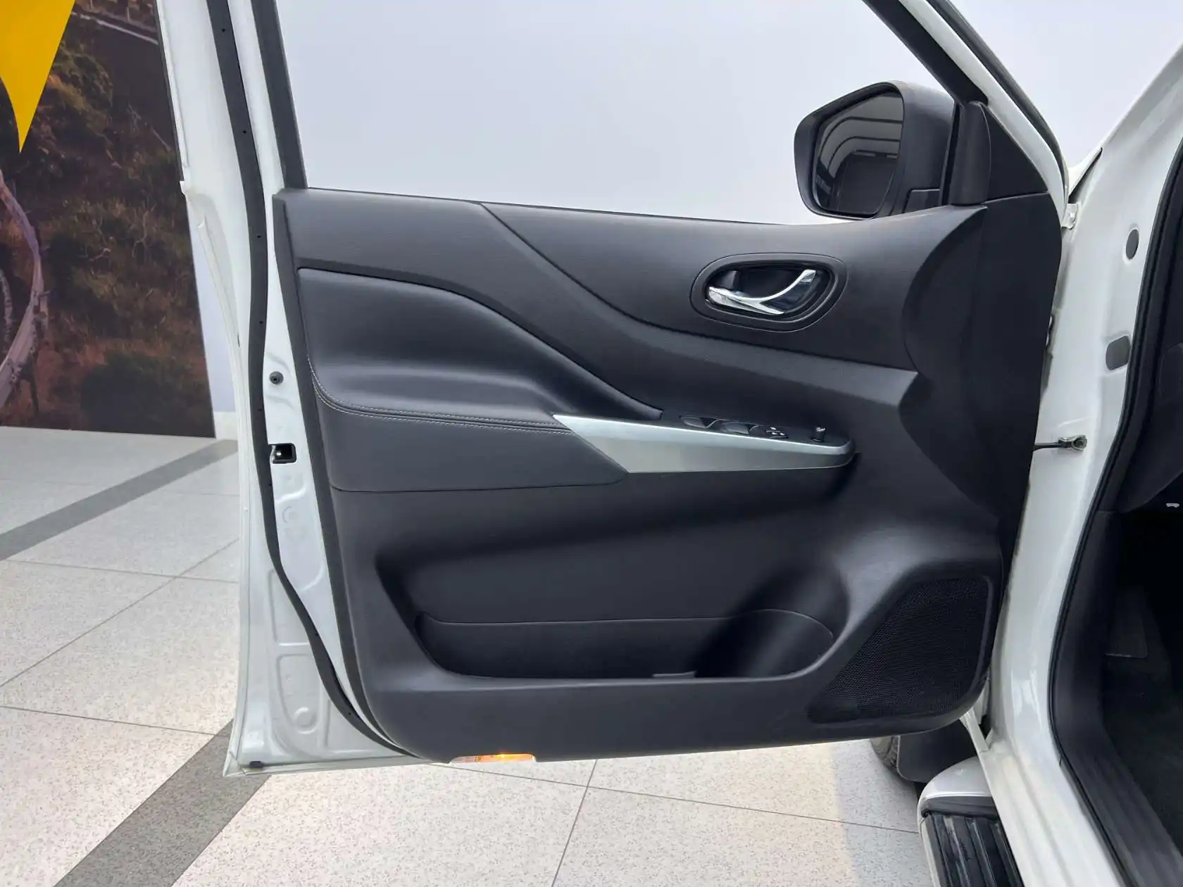 Nissan Terra, 2020 10