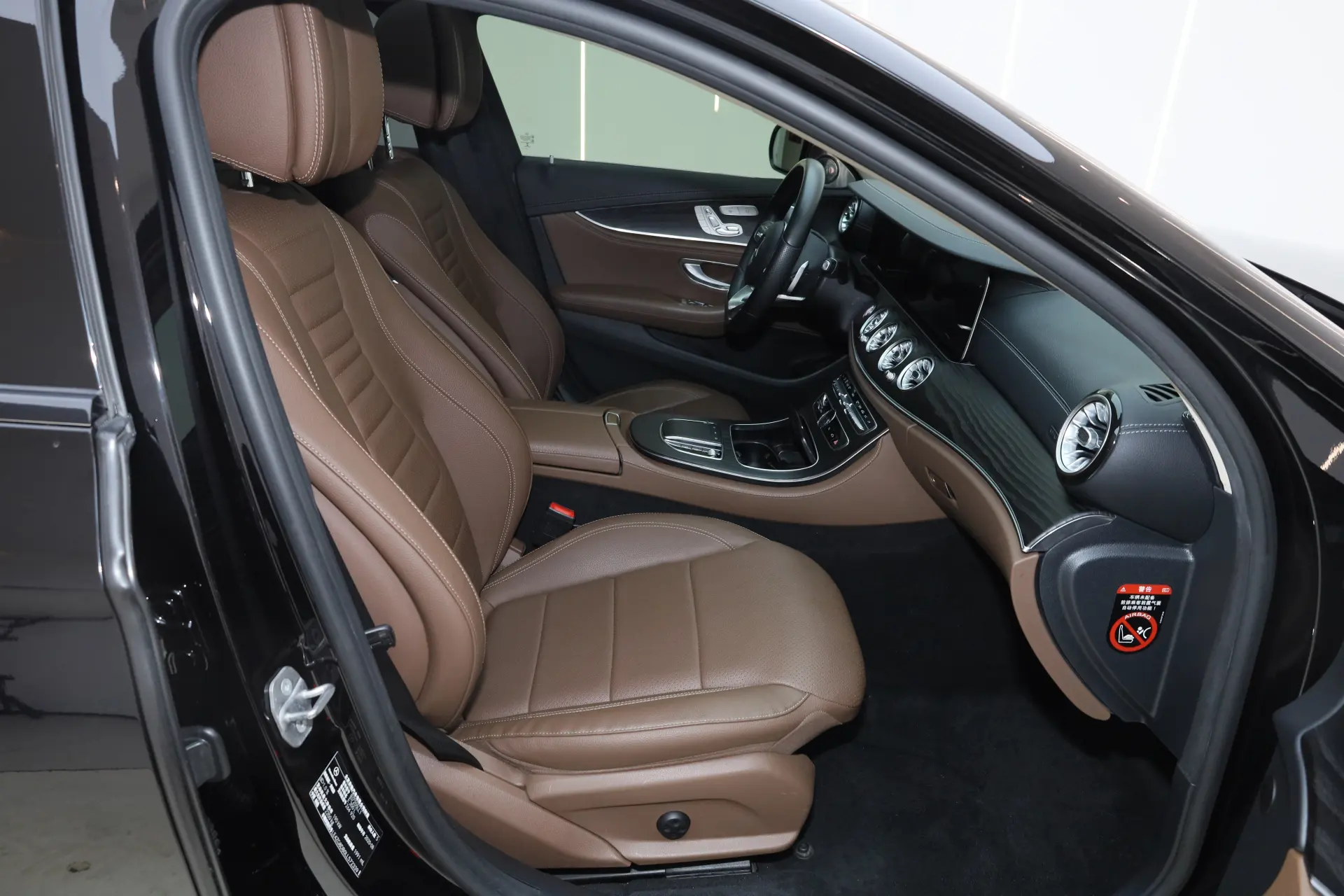 Mercedes-Benz E 300 L, 2020 19