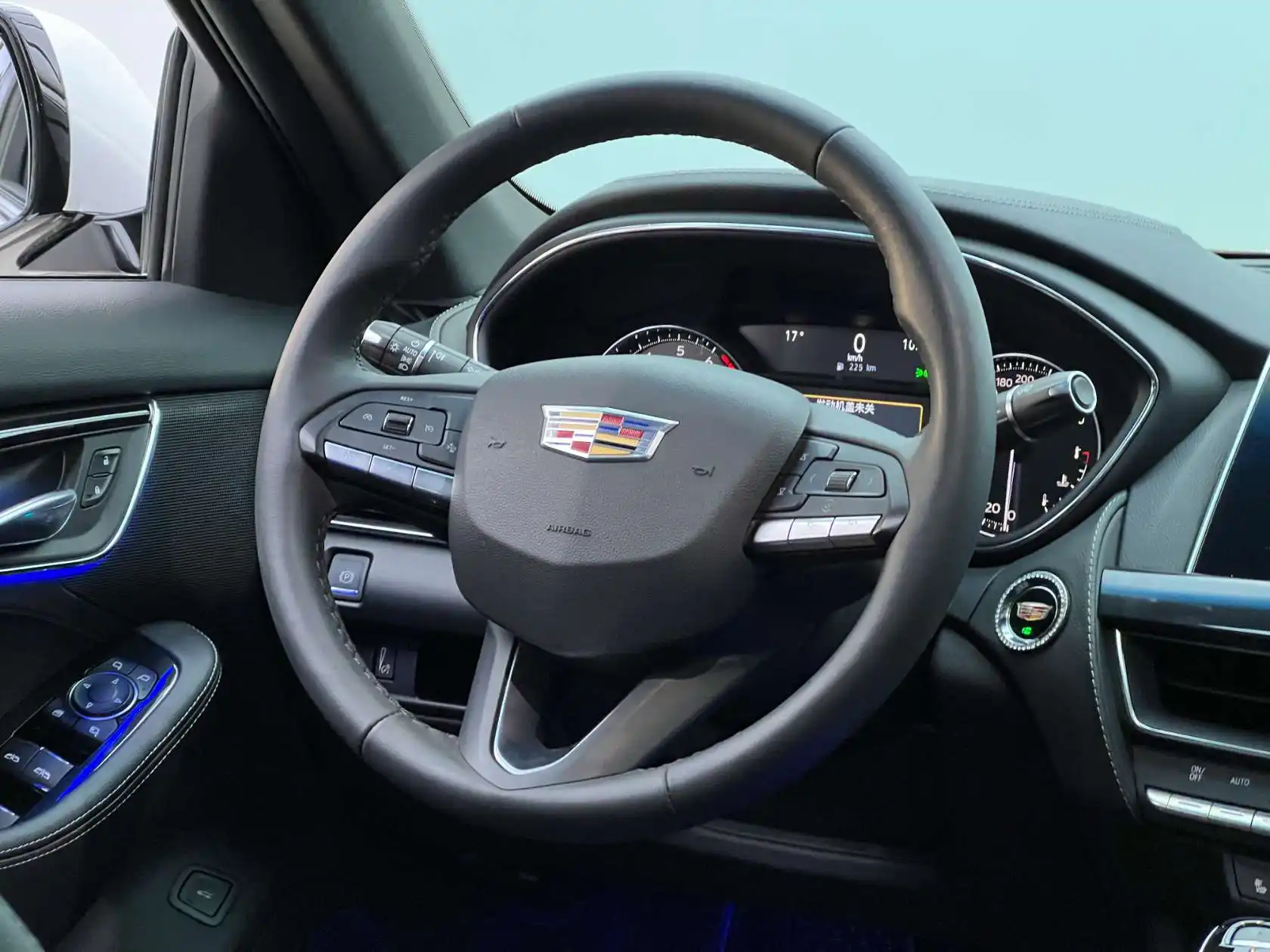 Cadillac CT5, 2023 25