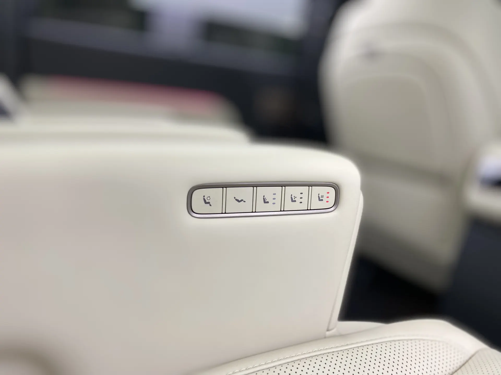 Li Auto MEGA, 2025 35