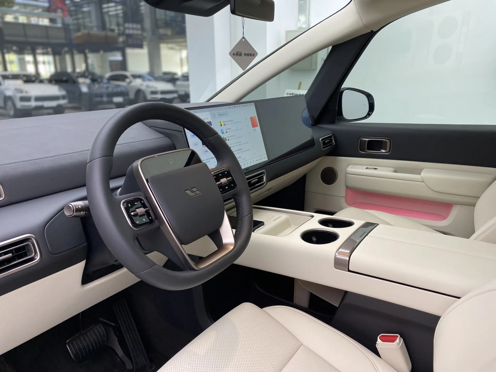 Li Auto MEGA, 2025 26
