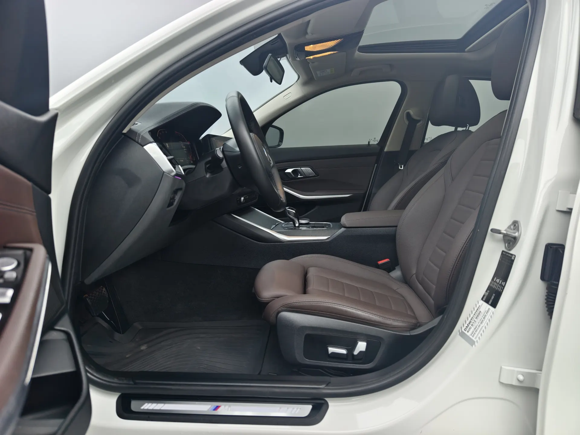 BMW 325i, 2020 11
