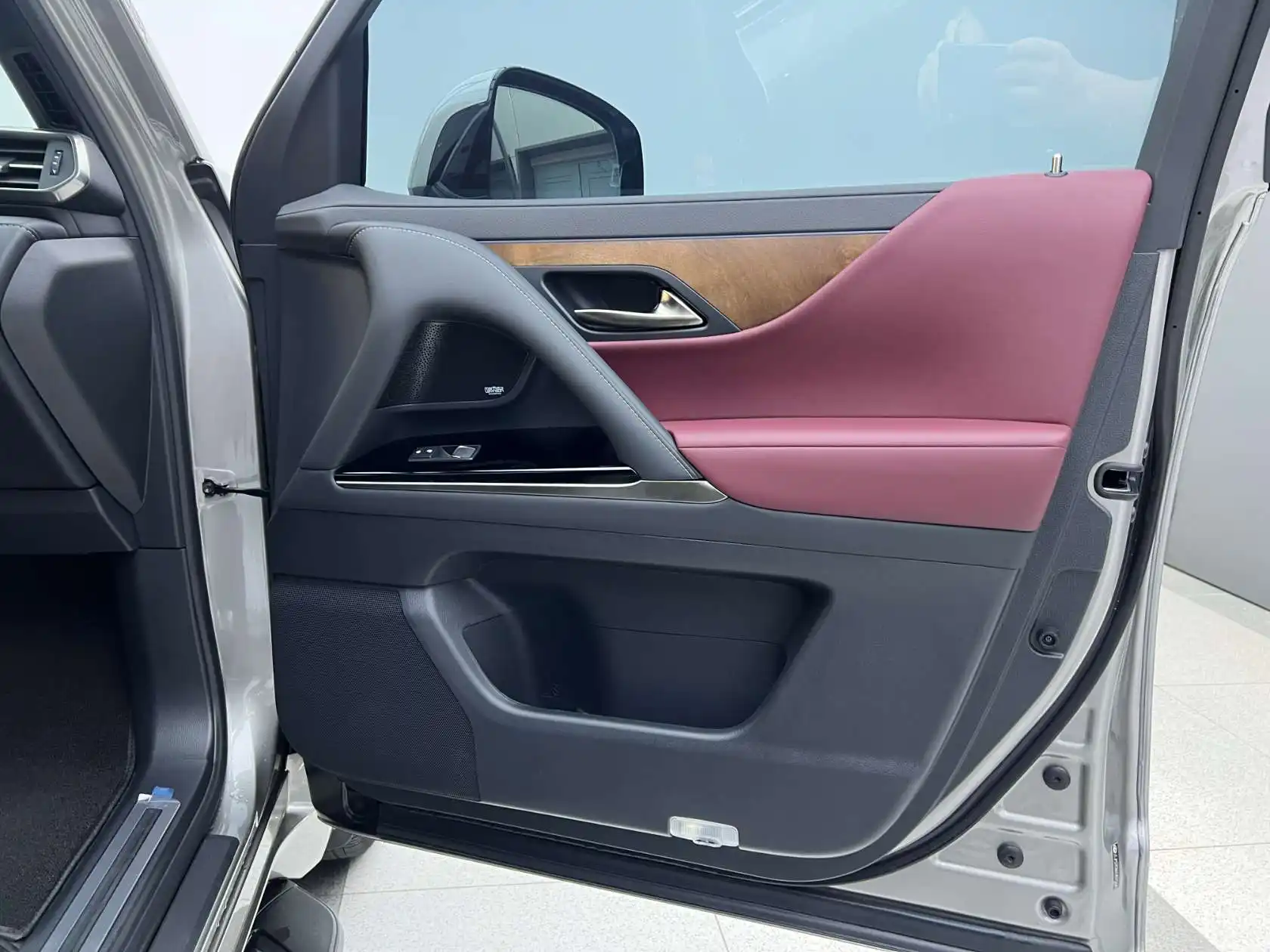 Lexus LX 600, 2026 24