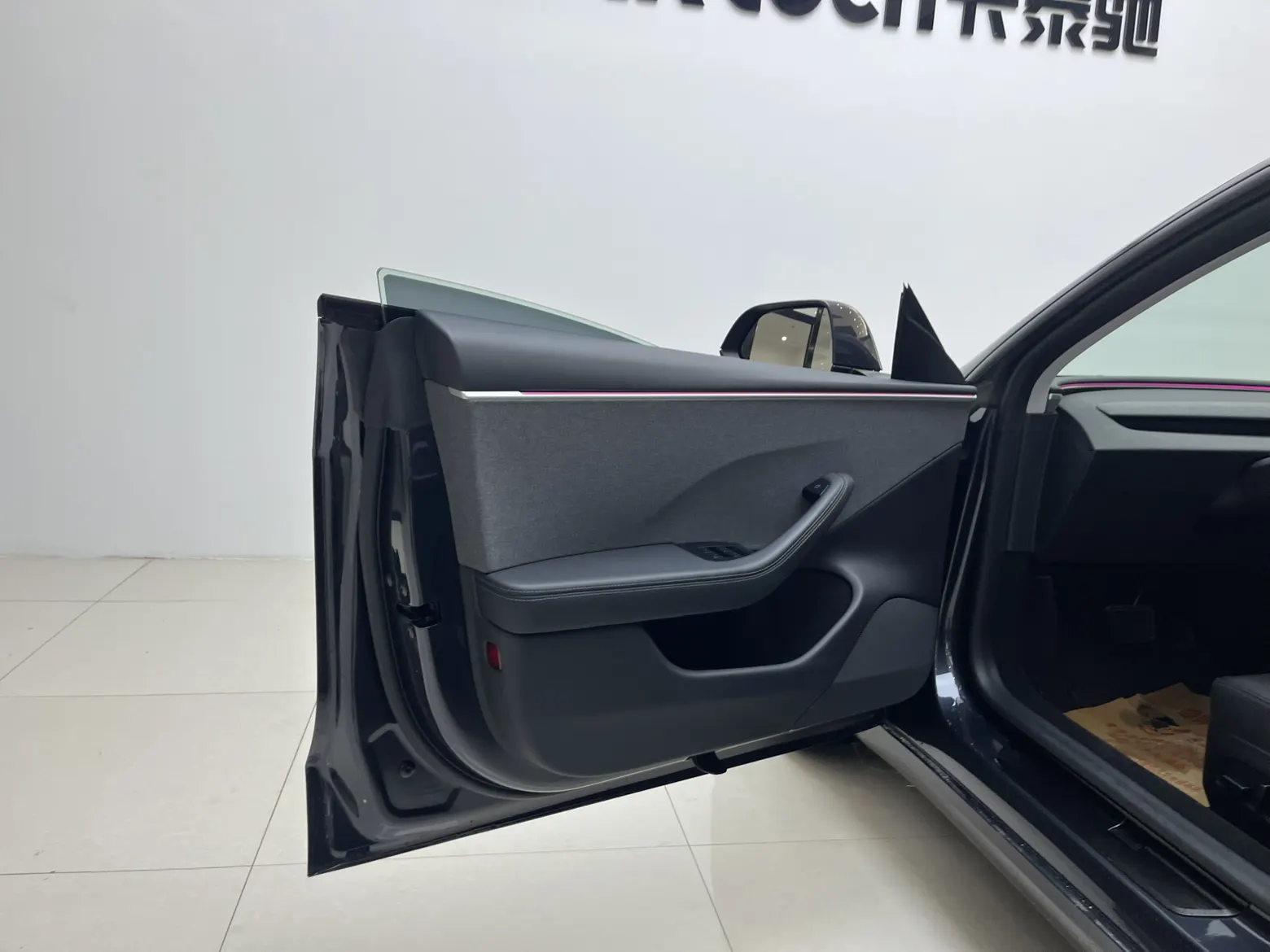 Tesla Model 3, 2024 12
