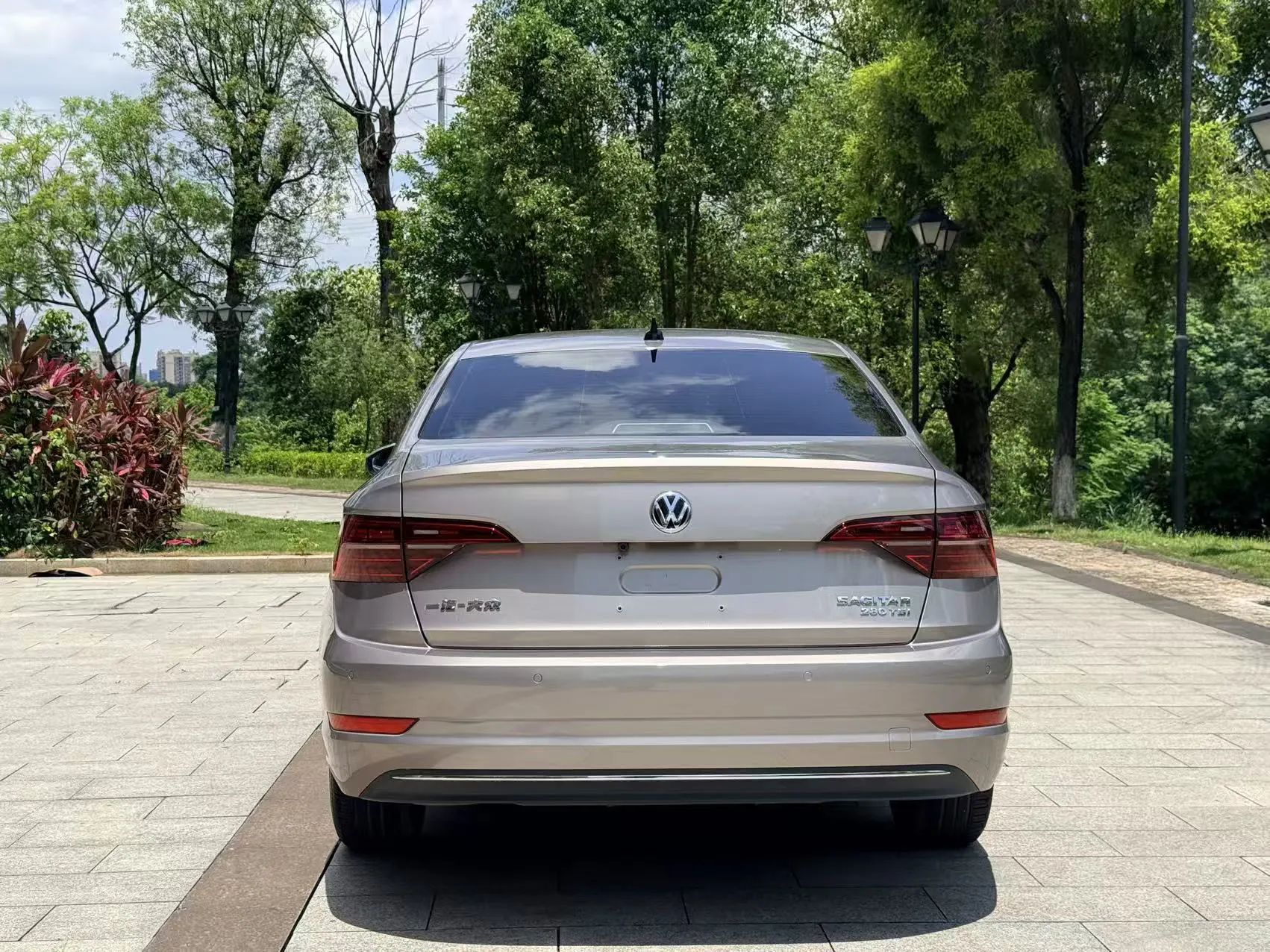 Volkswagen Sagitar, 2020 4