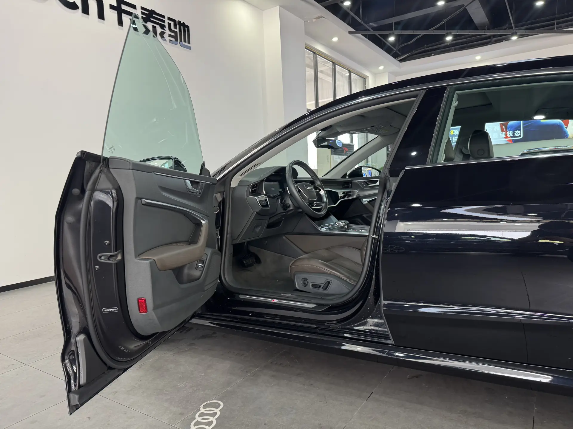 Audi A7L 45 TFSI, 2024 11
